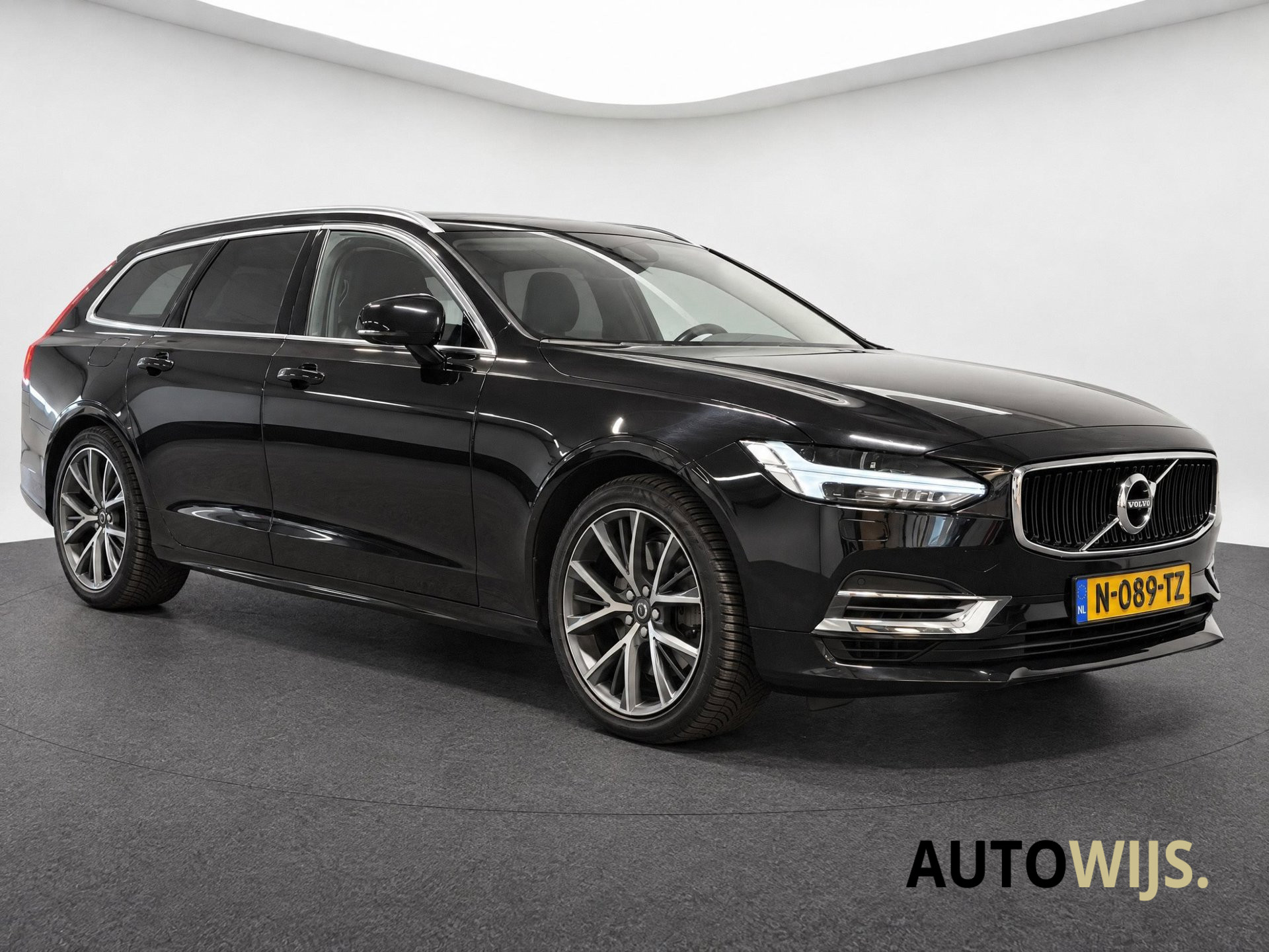 Foto van Volvo V90 T8 Twin Engine
