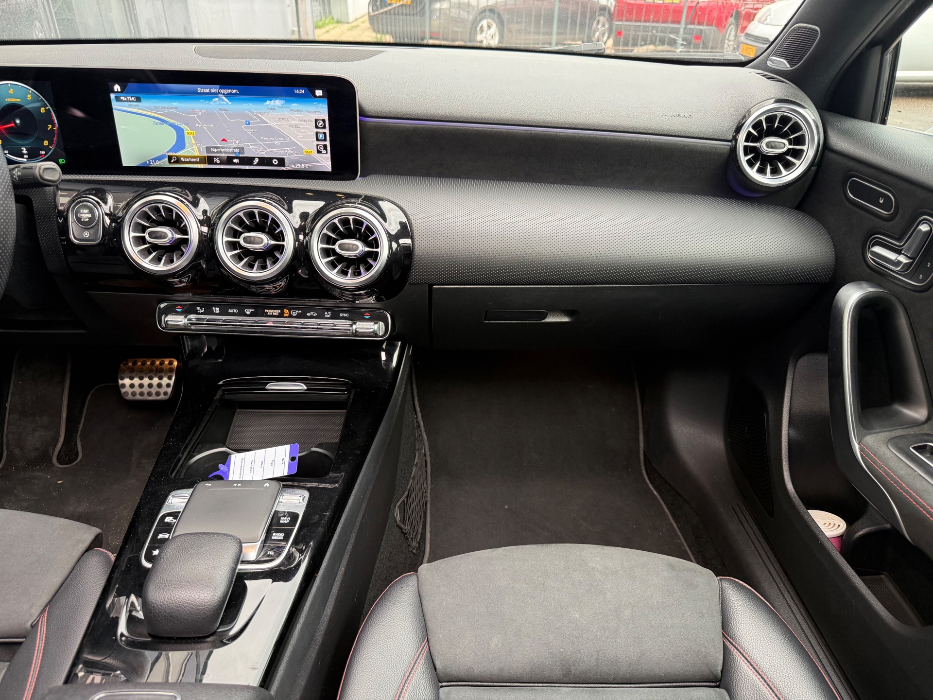Foto van Mercedes-Benz A 200