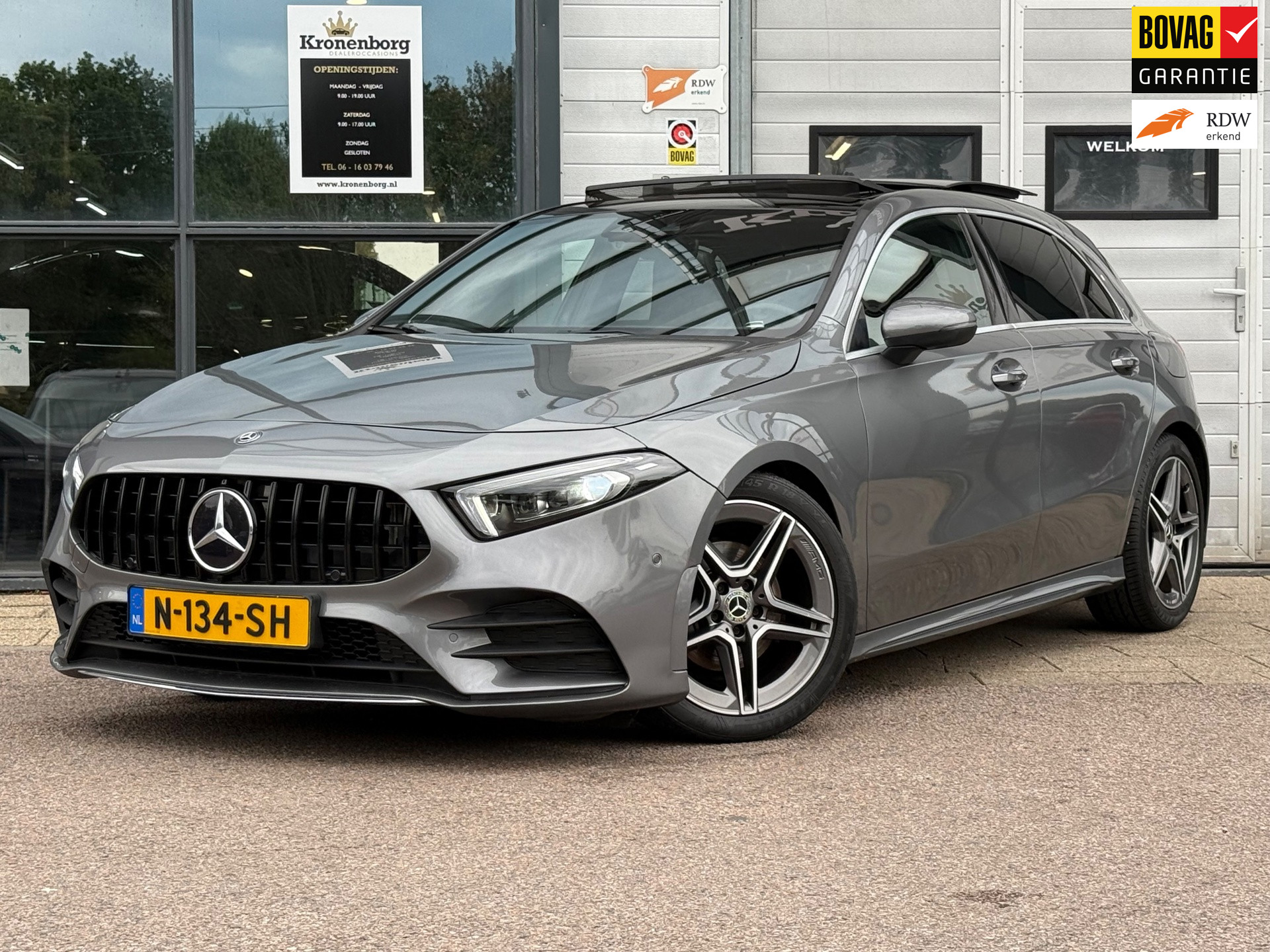 Mercedes-Benz A 200 200 Premium Plu| PANO| BURMESTER| NAP 2019 - voorkant