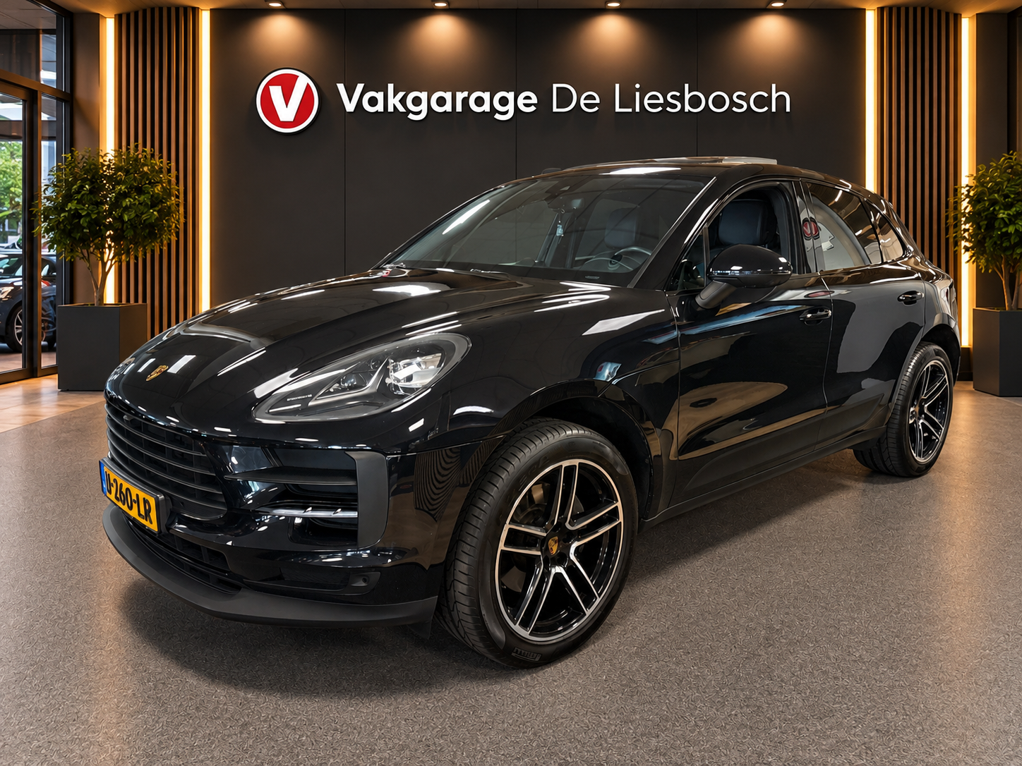 Porsche Macan 2.0/pano/leer/navi/camera/sport chrono/stoelverw/boeken 2019 - voorkant