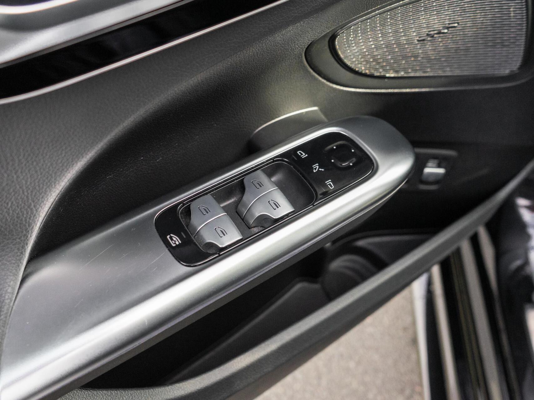 Foto van Mercedes-Benz C 300 E