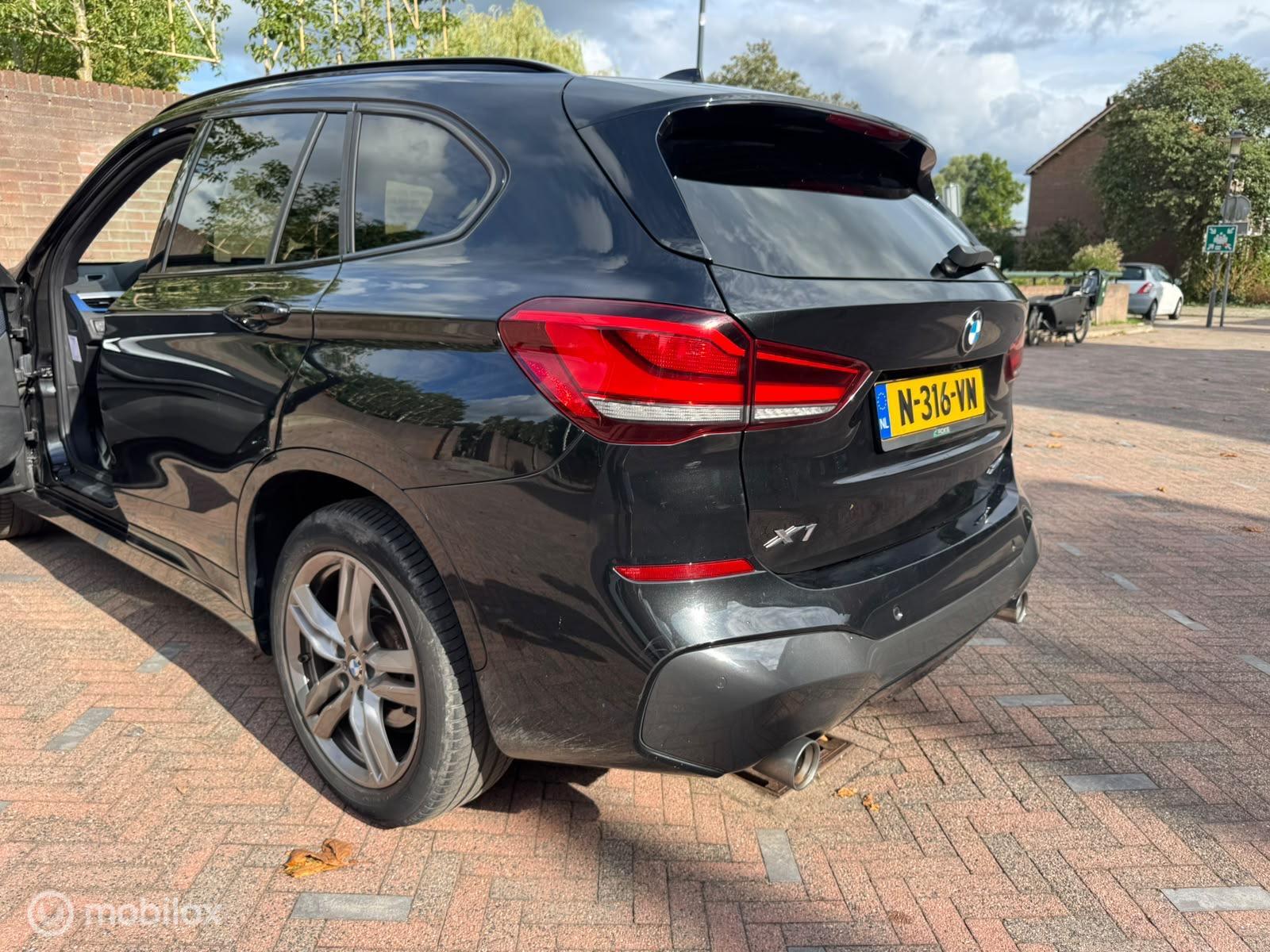 Foto van BMW X1 Xdrive20i