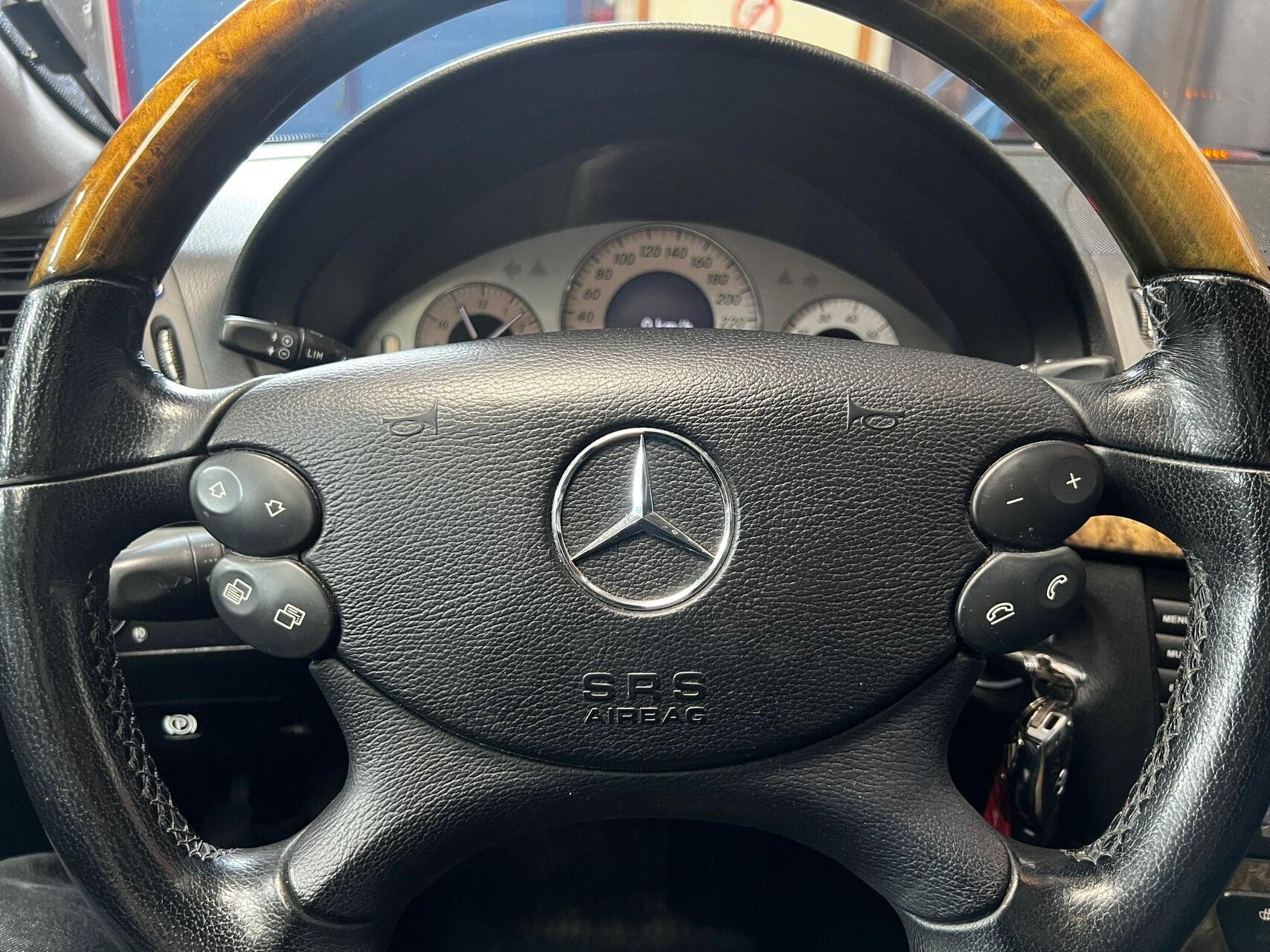 Foto van Mercedes-Benz E 500