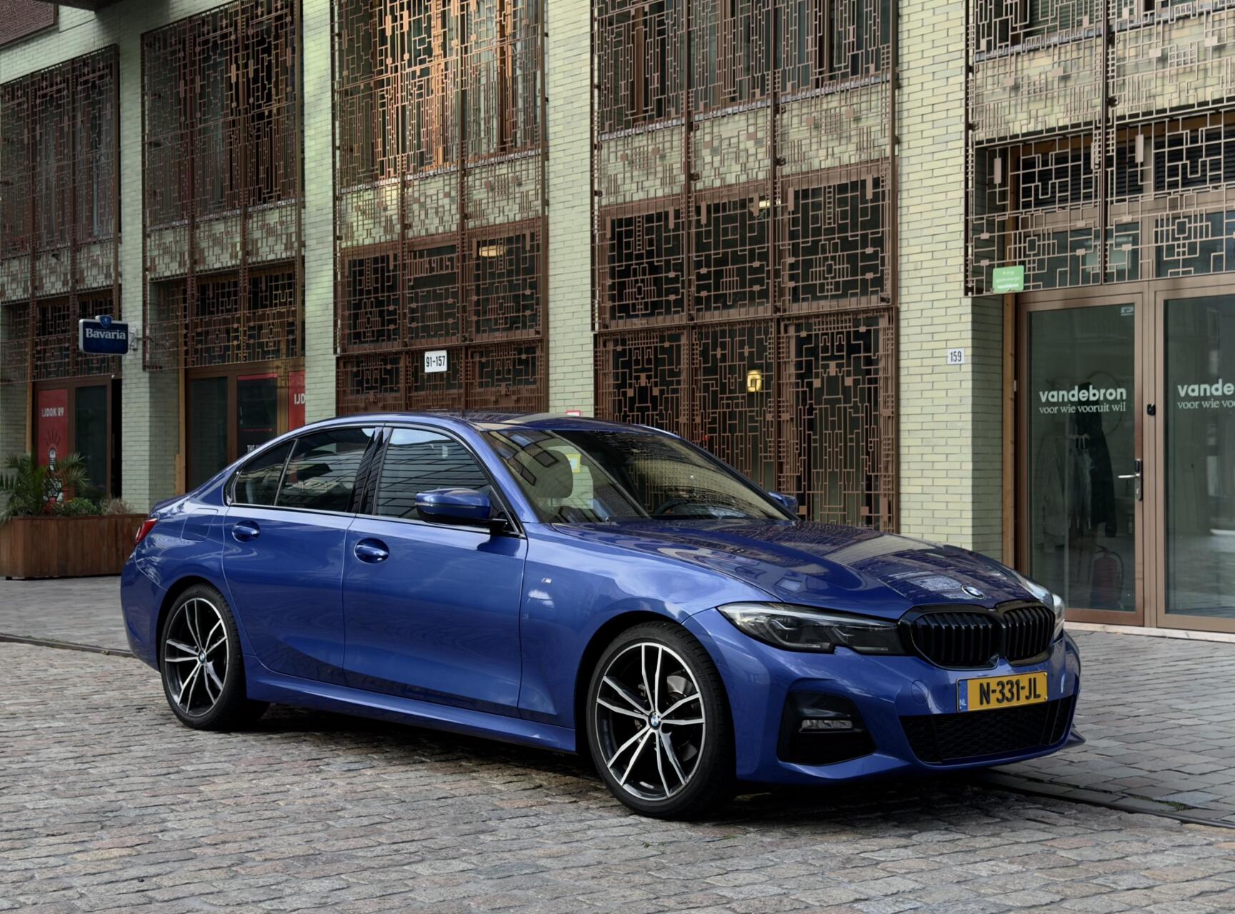 BMW 318i 318i Business Edition Plus - M sport / Dealer oh 2021 - voorkant