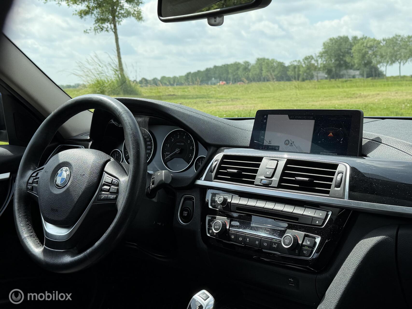 Foto van BMW 330e Iperformance