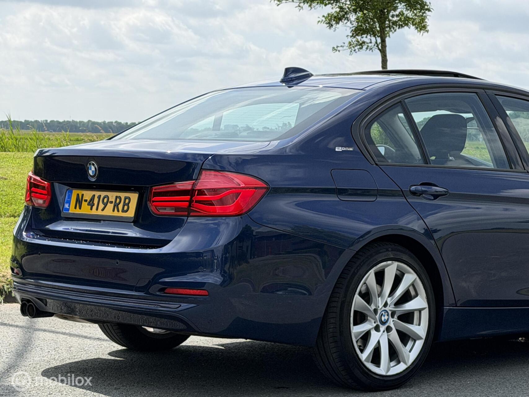 Foto van BMW 330e Iperformance