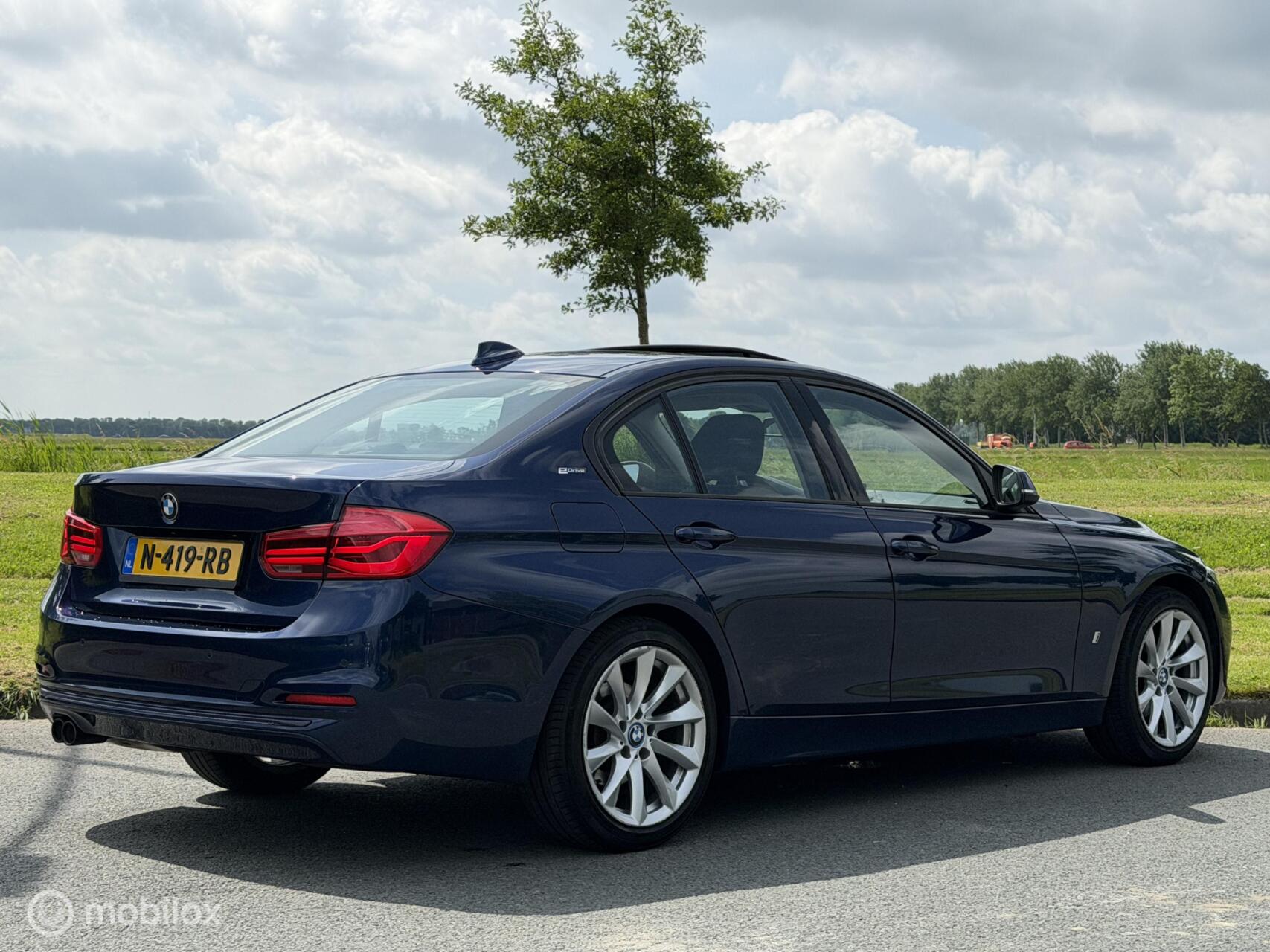 Foto van BMW 330e Iperformance