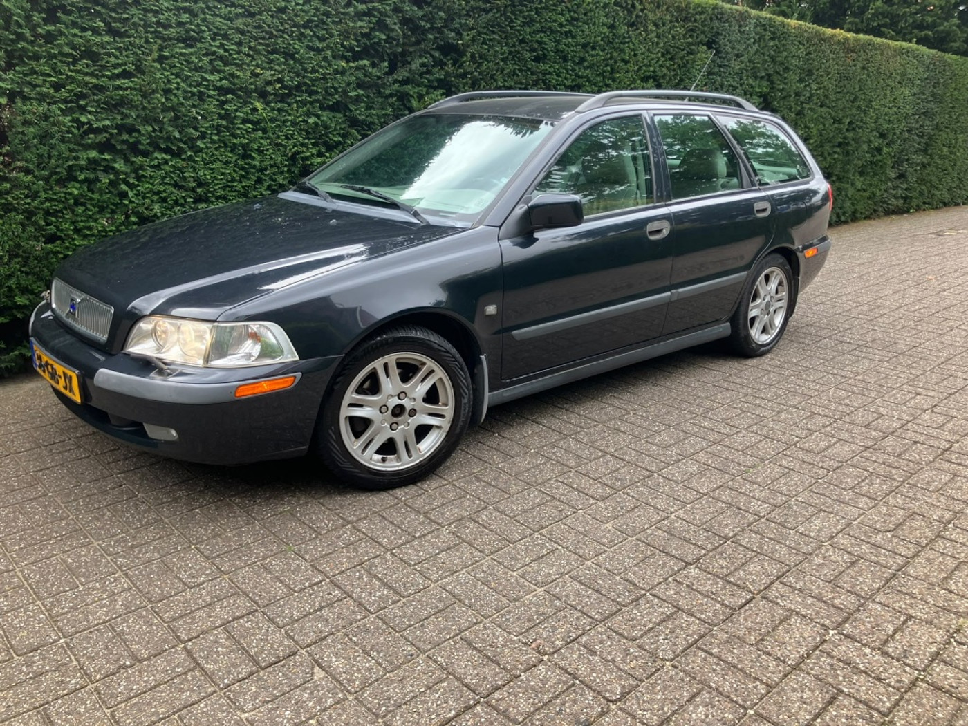 Volvo V40 2.0 T Dynamic 2000 - voorkant