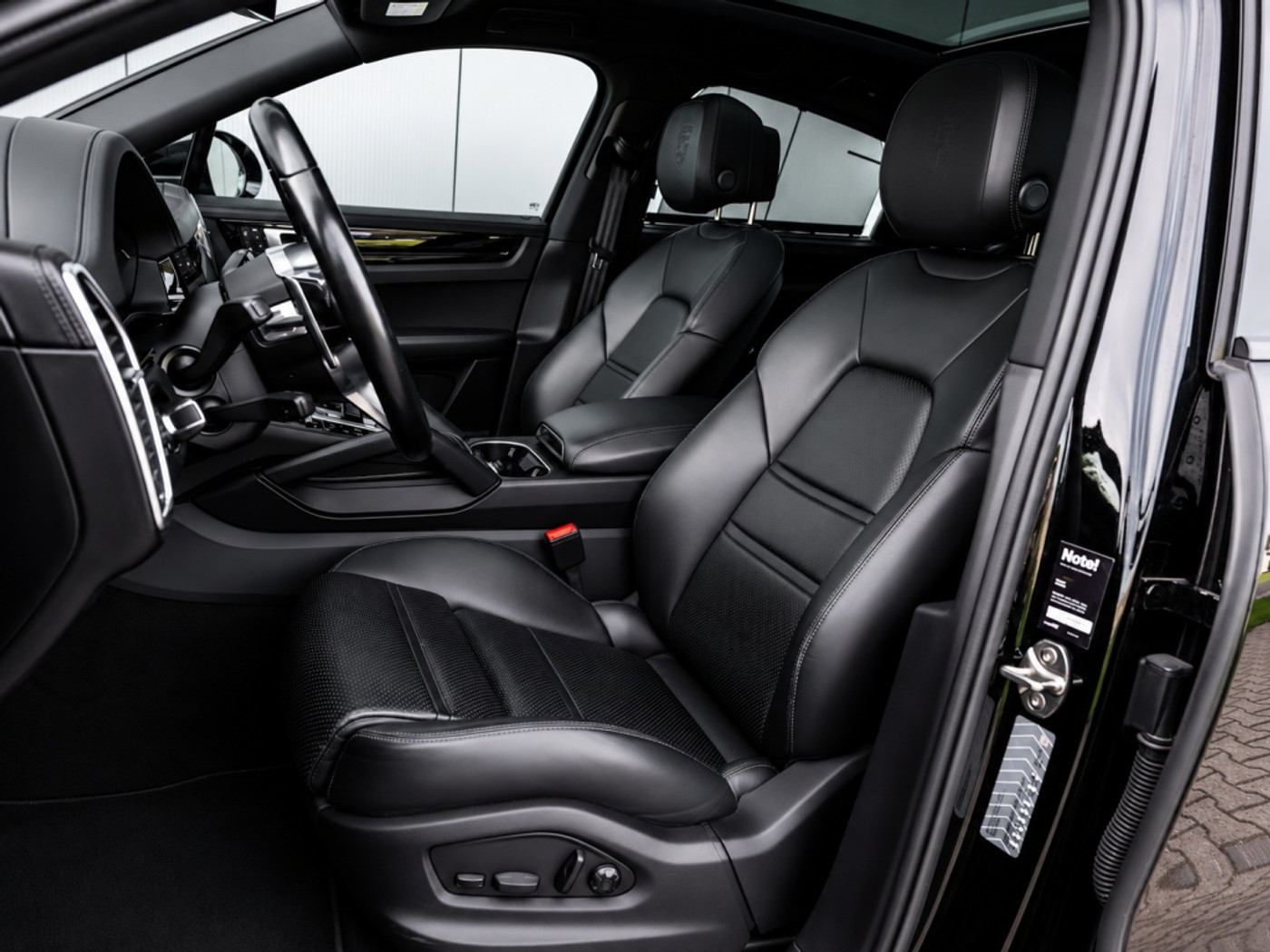 Foto van Porsche Cayenne E-hybrid