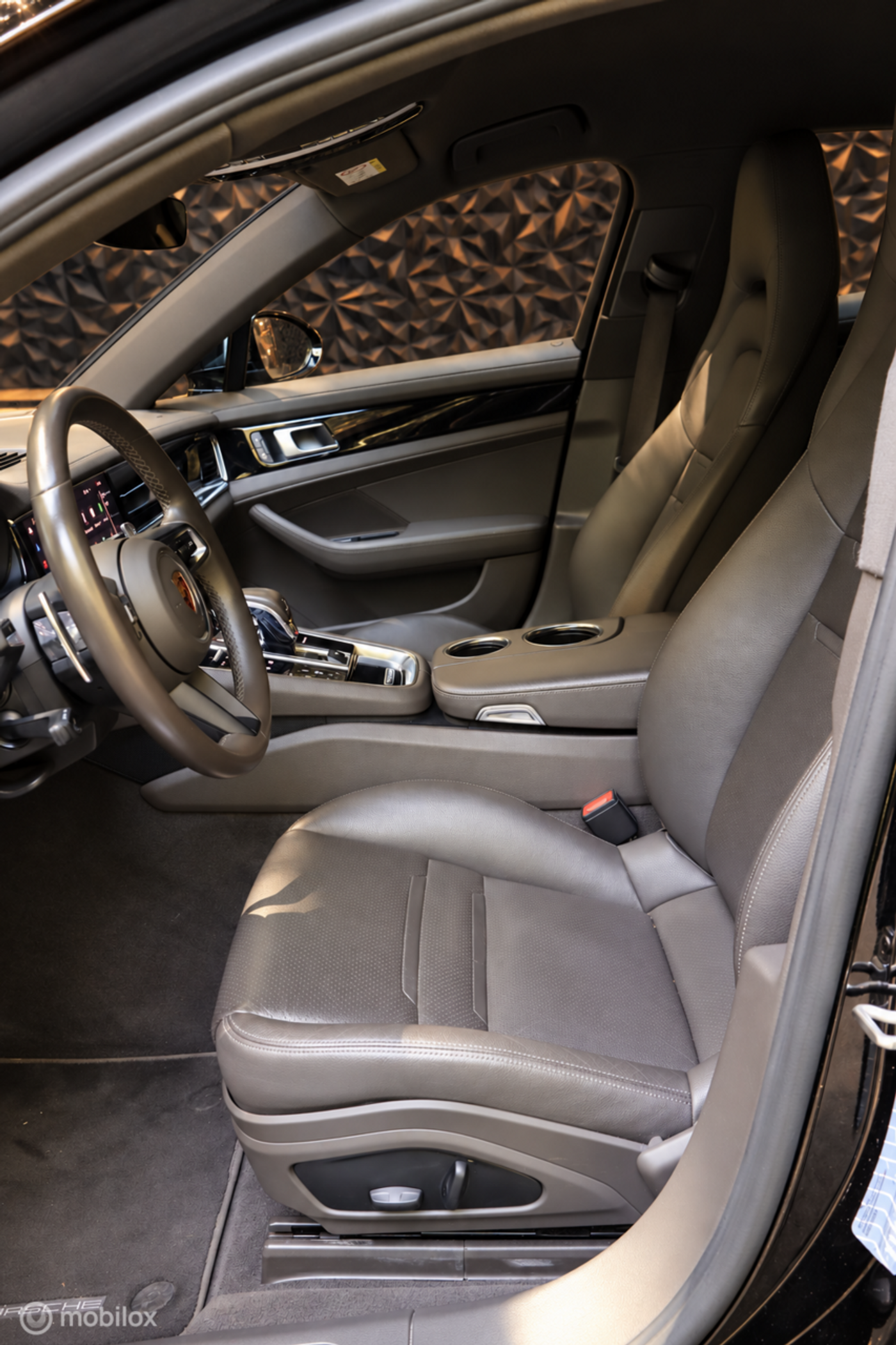 Foto van Porsche Panamera 4 E-hybrid