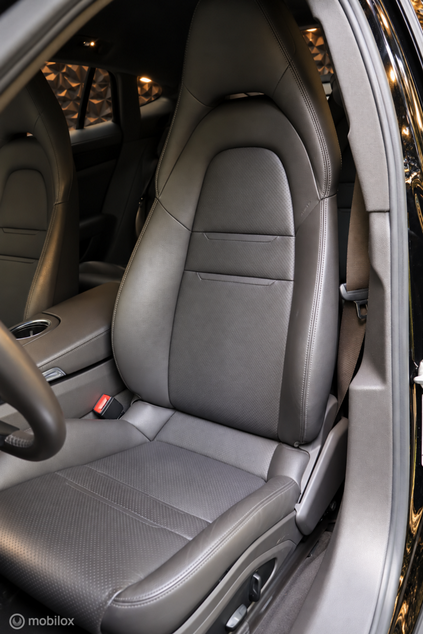 Foto van Porsche Panamera 4 E-hybrid