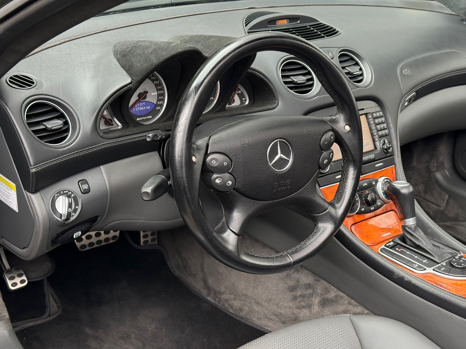 Foto van Mercedes-Benz SL 65 AMG
