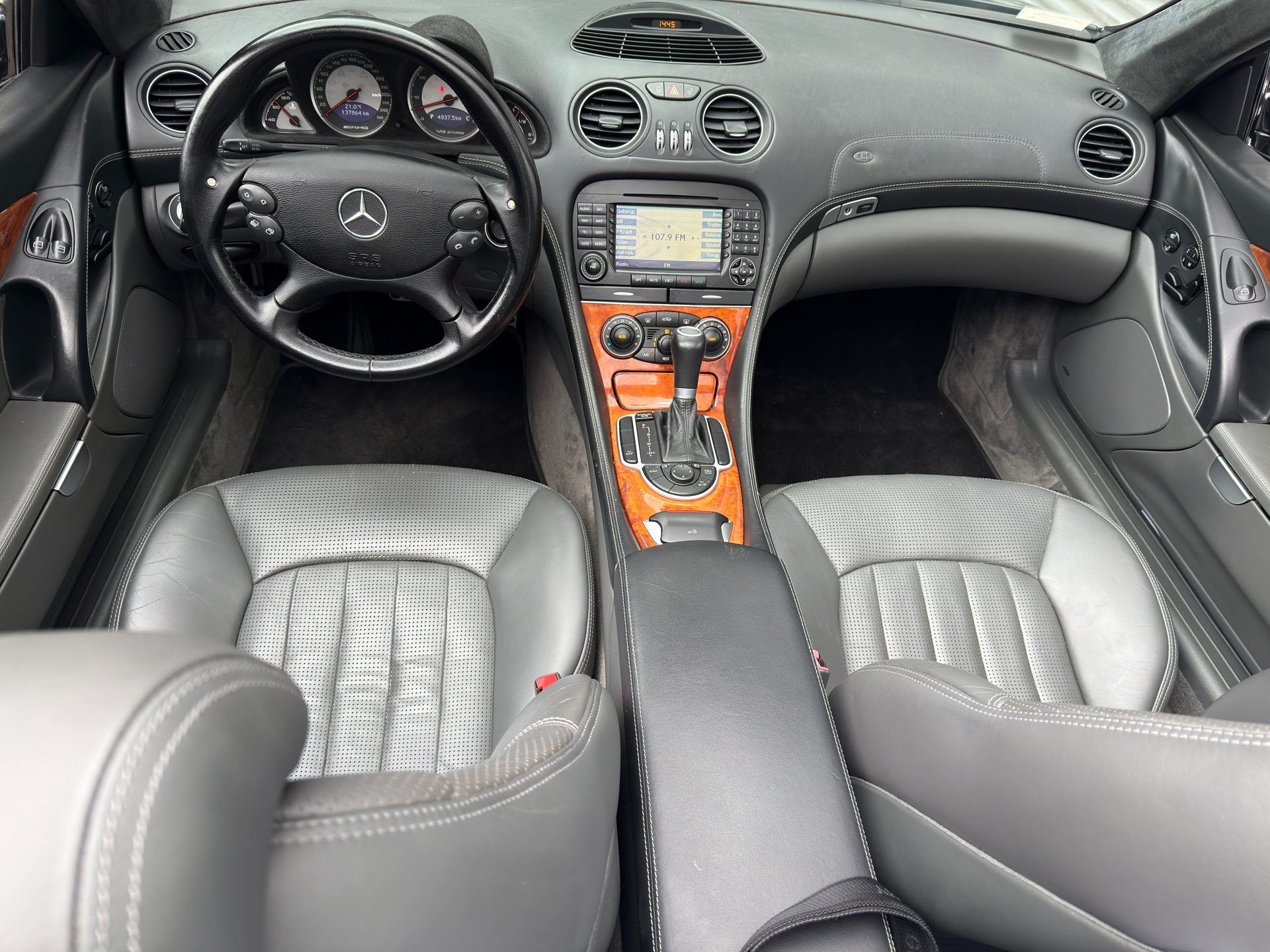 Foto van Mercedes-Benz SL 65 AMG