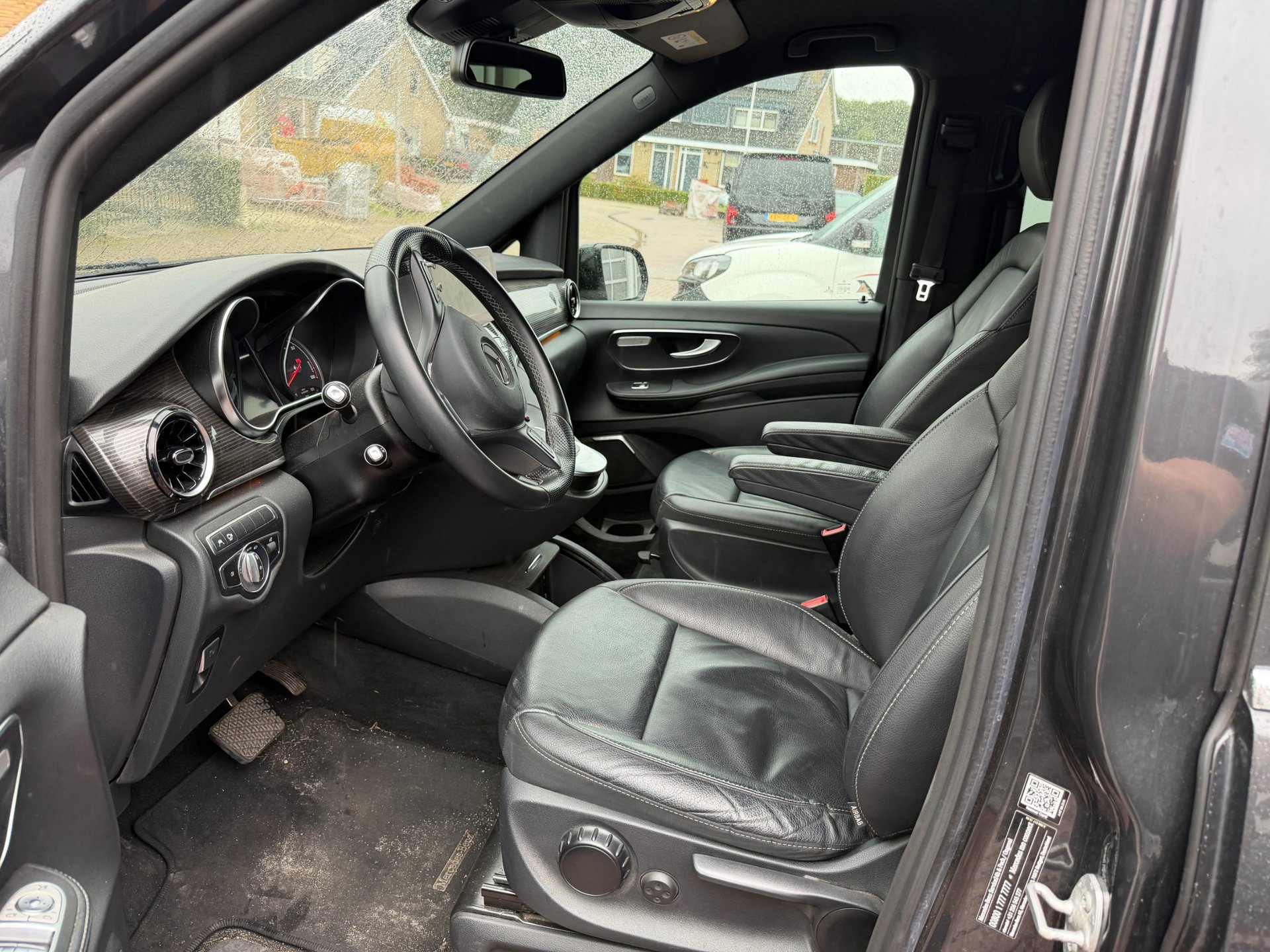 Foto van Mercedes-Benz Eqv