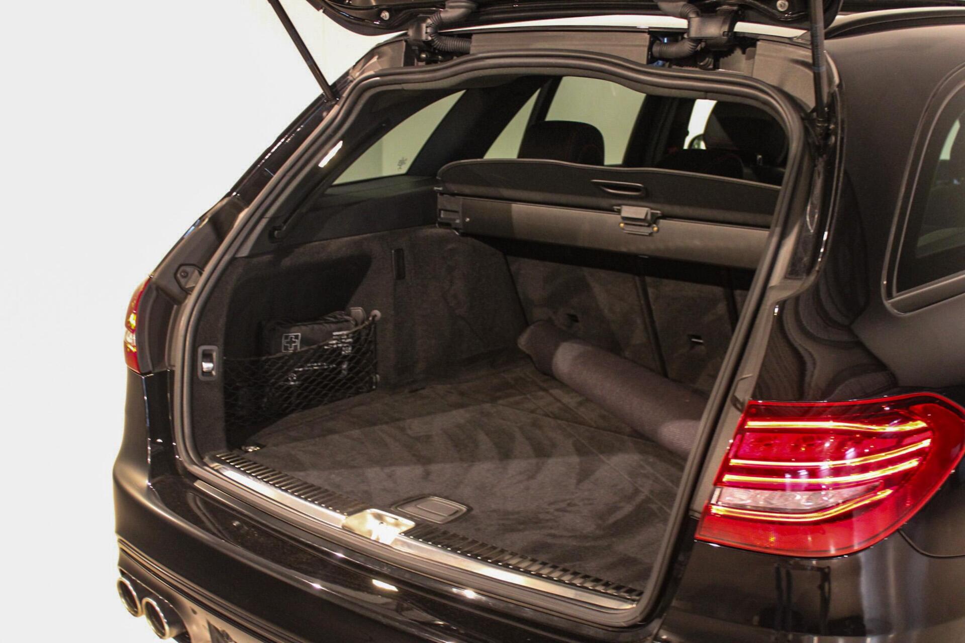 Foto van Mercedes-Benz AMG C 43