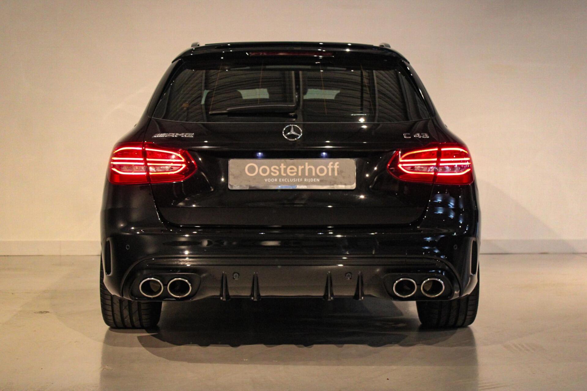 Foto van Mercedes-Benz AMG C 43
