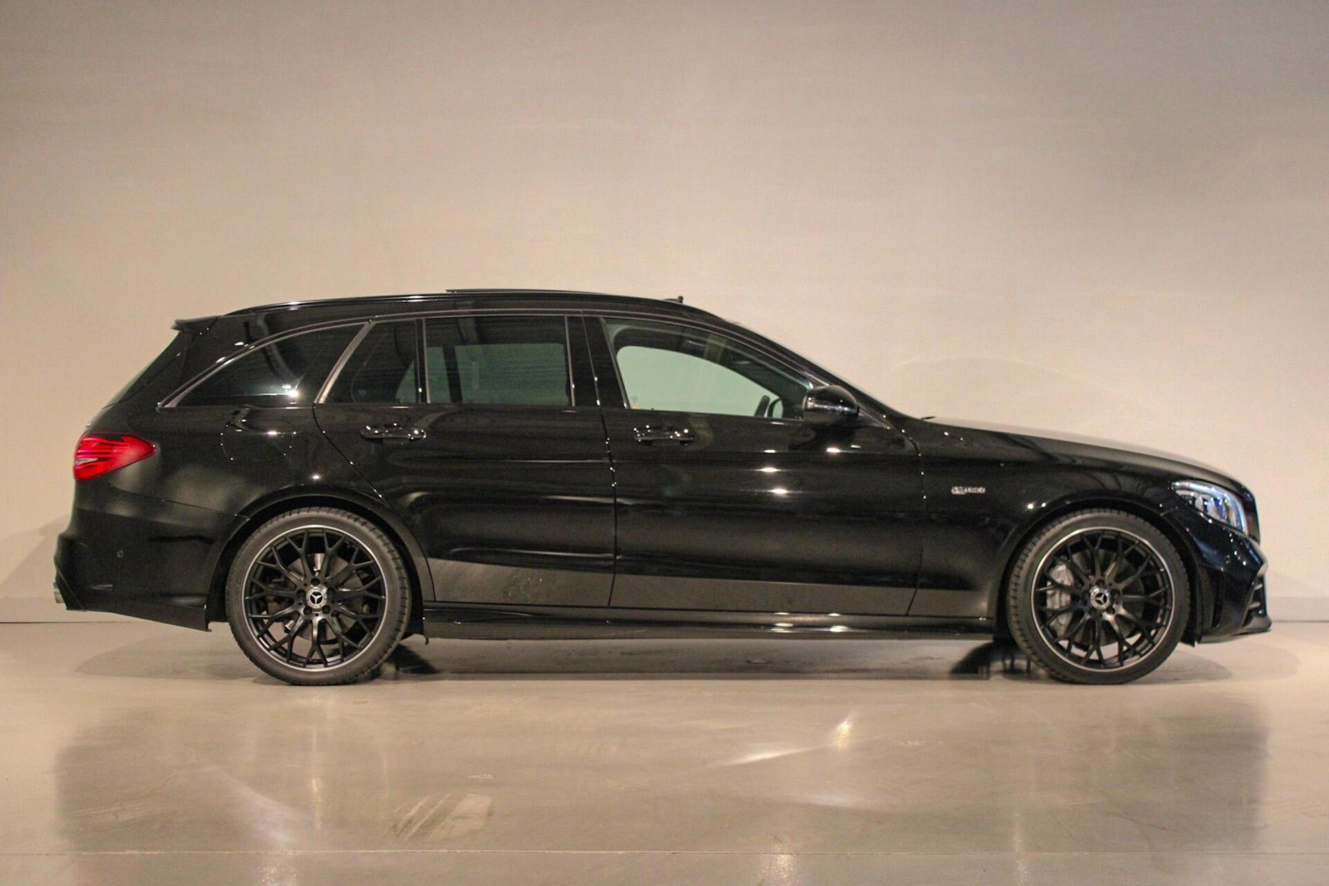 Foto van Mercedes-Benz AMG C 43