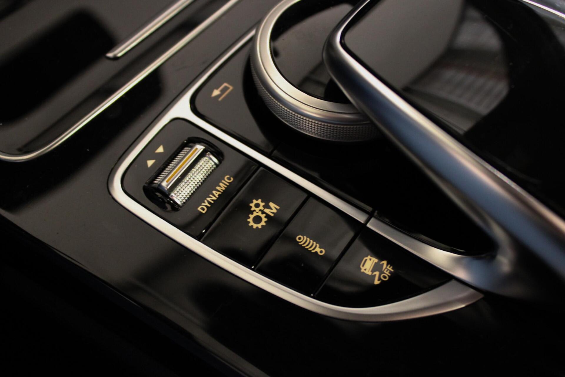Foto van Mercedes-Benz AMG C 43