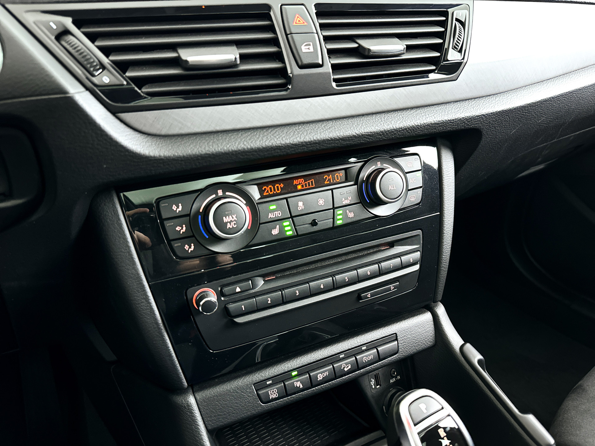 Foto van BMW X1 Xdrive28i
