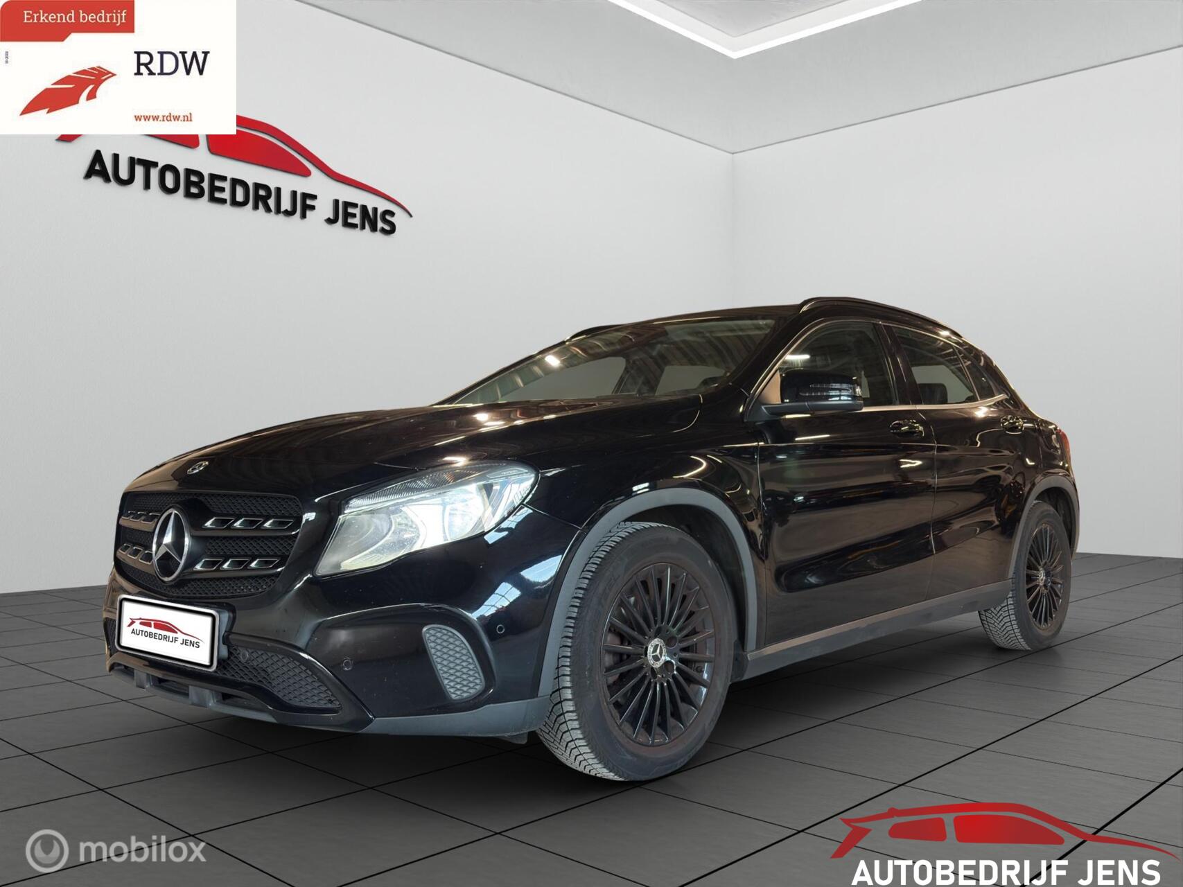 Mercedes-Benz Gla-klasse 180 Sport Edition 2019 - voorkant