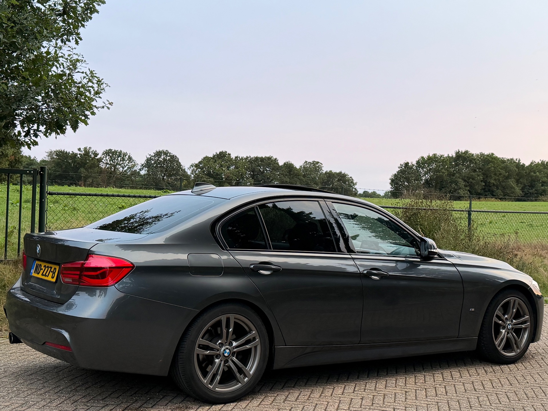 Foto van BMW 330e Iperformance
