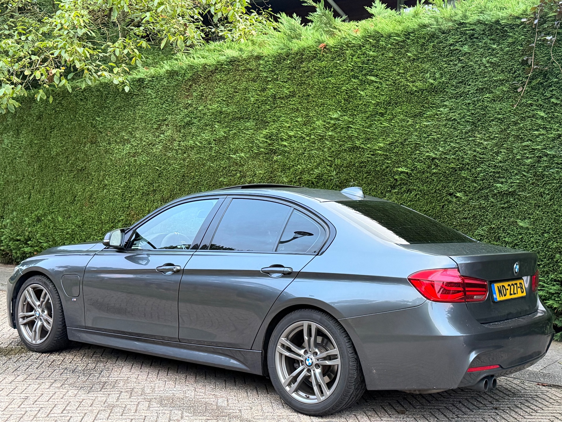 Foto van BMW 330e Iperformance