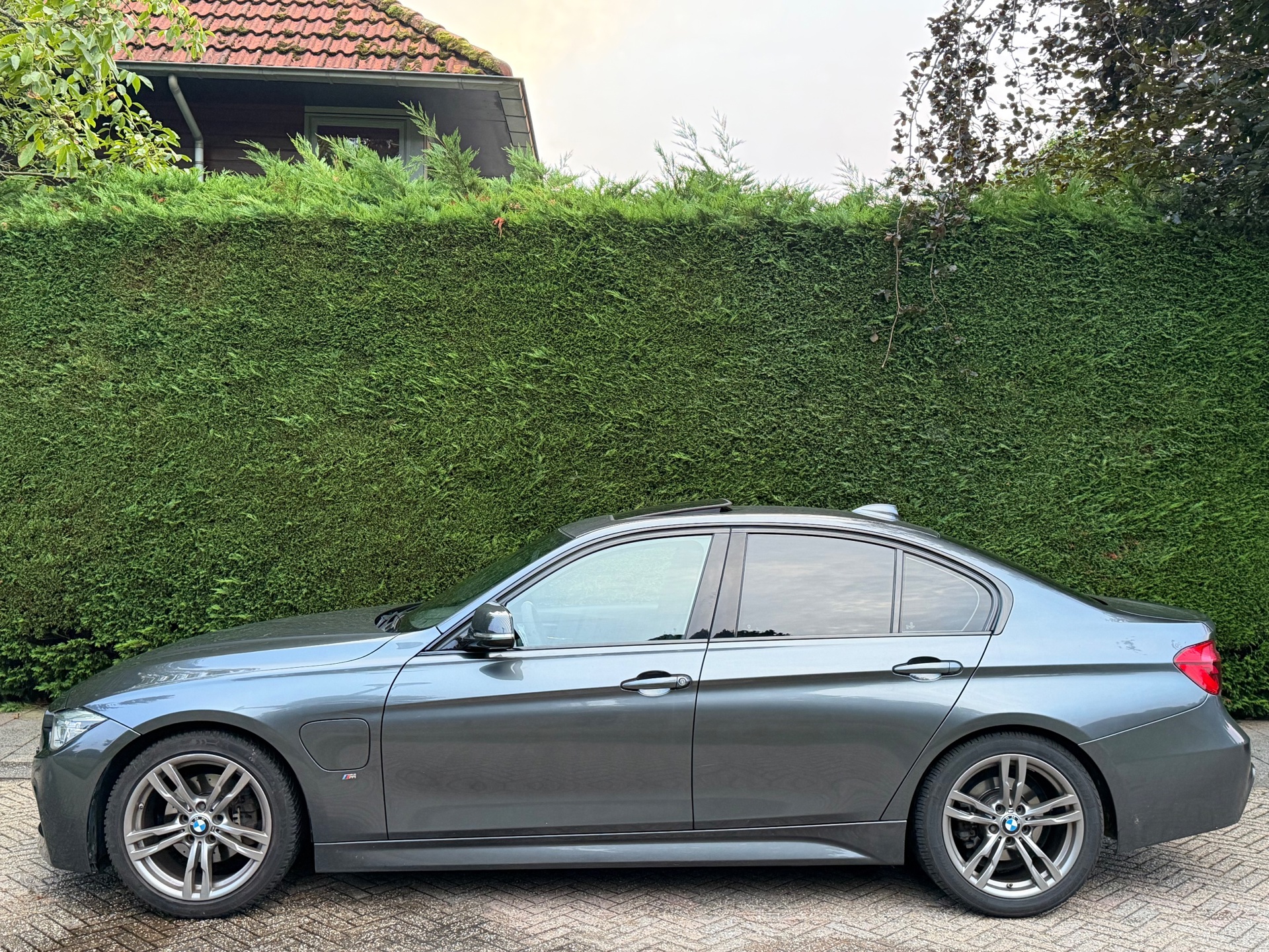 Foto van BMW 330e Iperformance