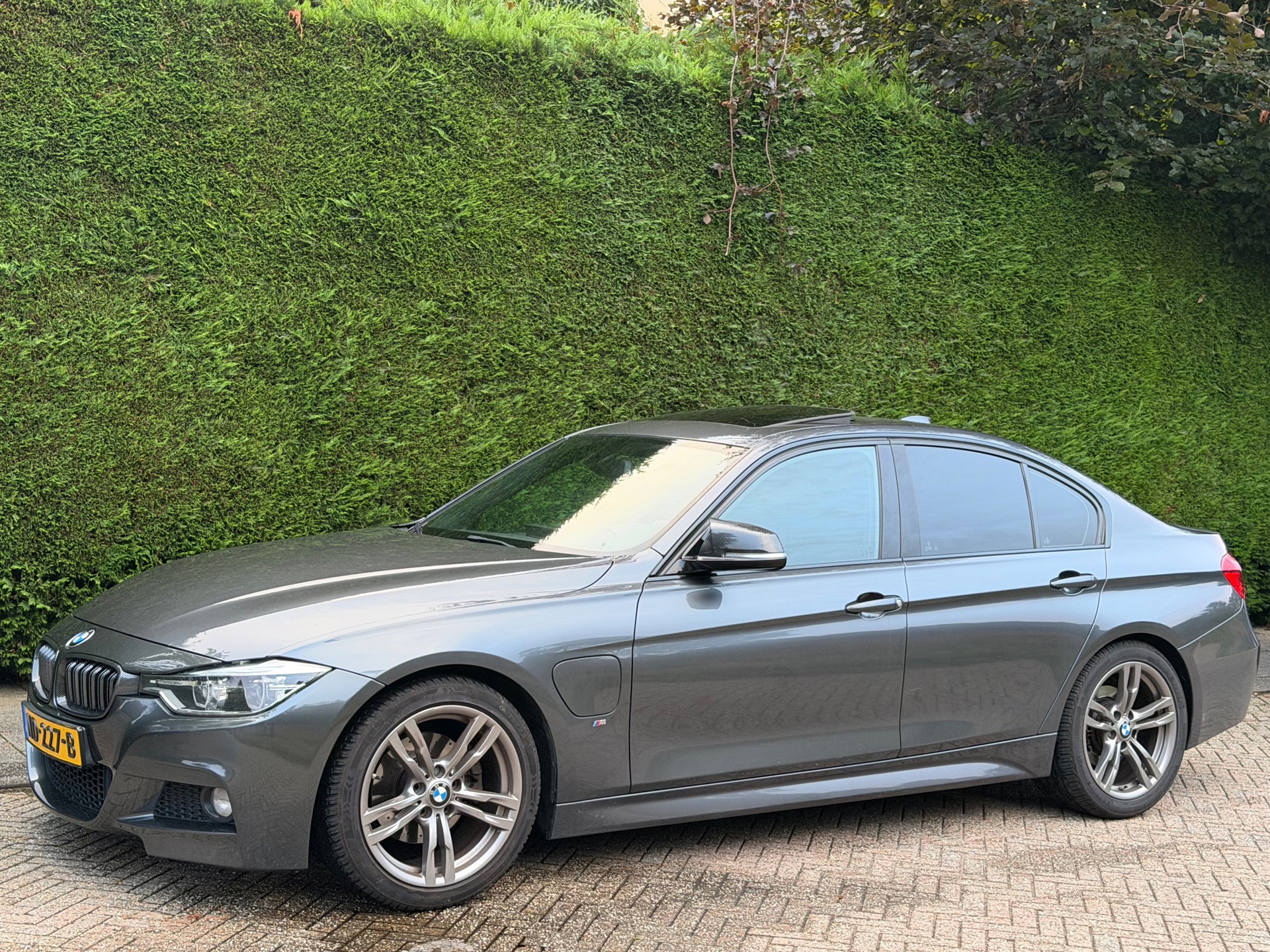Foto van BMW 330e Iperformance