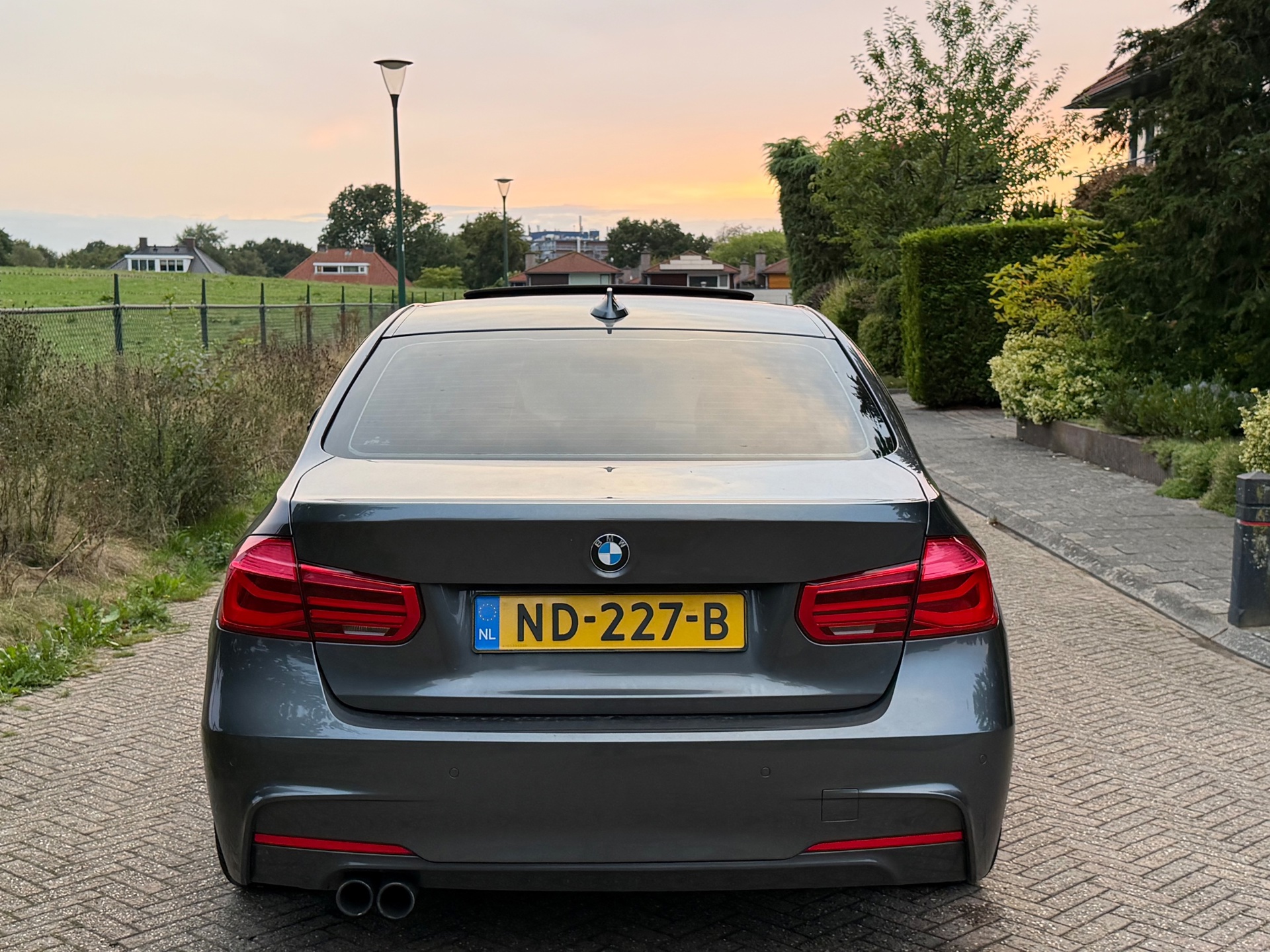 Foto van BMW 330e Iperformance