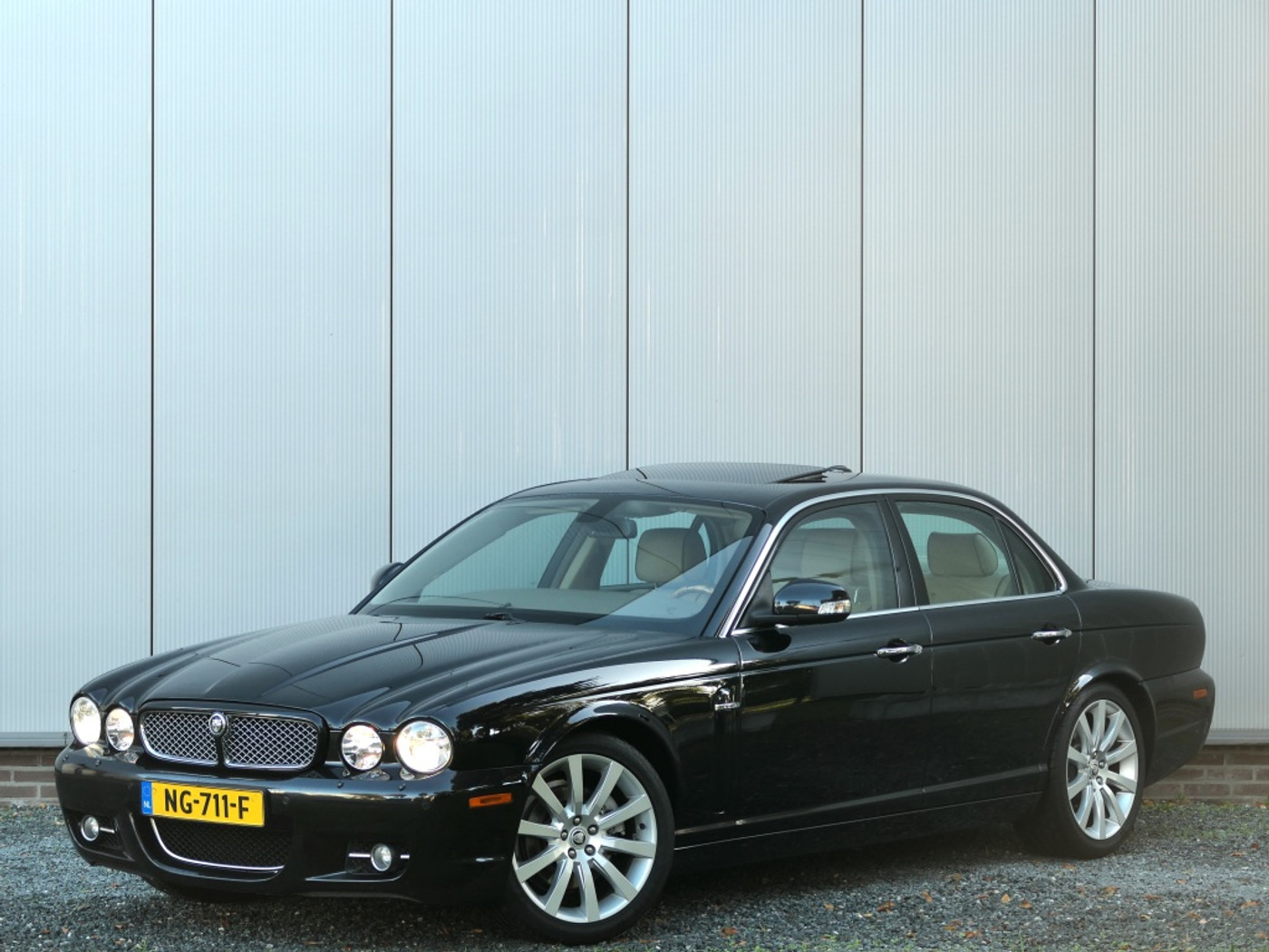 Jaguar Jaguar XJ 2.7D V6 Sovereign Xenon / Schuifdak / Navigatie 2008 - voorkant