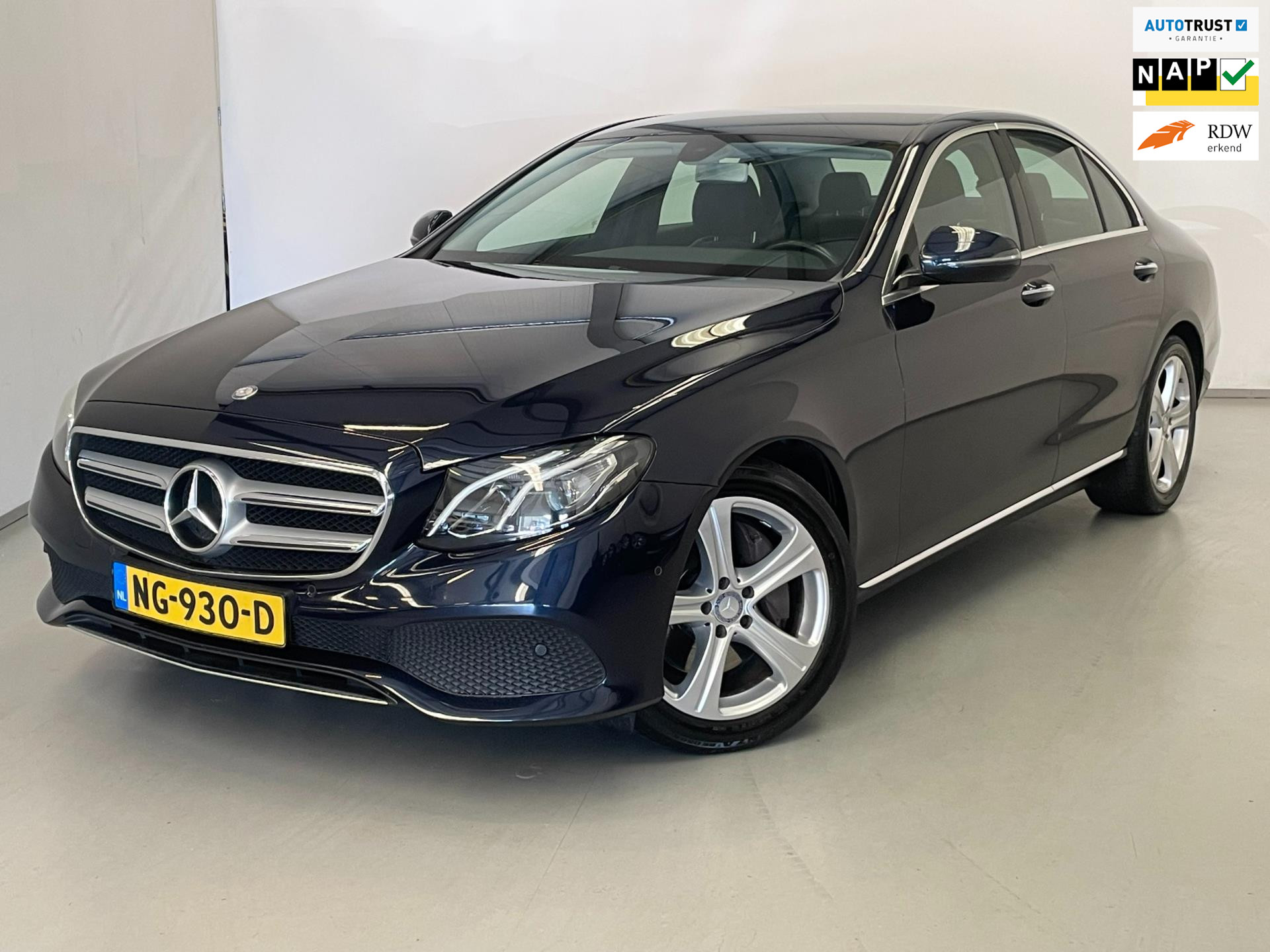 Mercedes-Benz E 350 D 350d / NL-auto / Keyless / Sfeerverlichting 2017 - voorkant