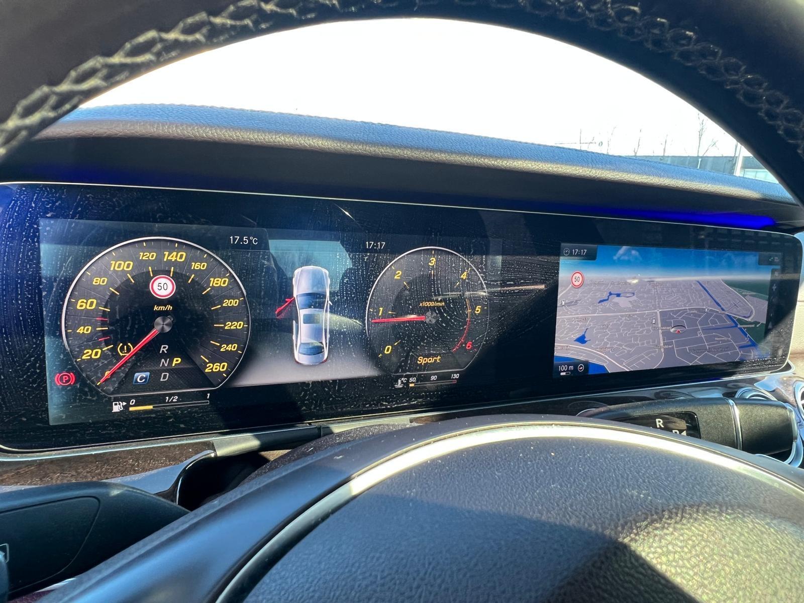 Foto van Mercedes-Benz E 220 D