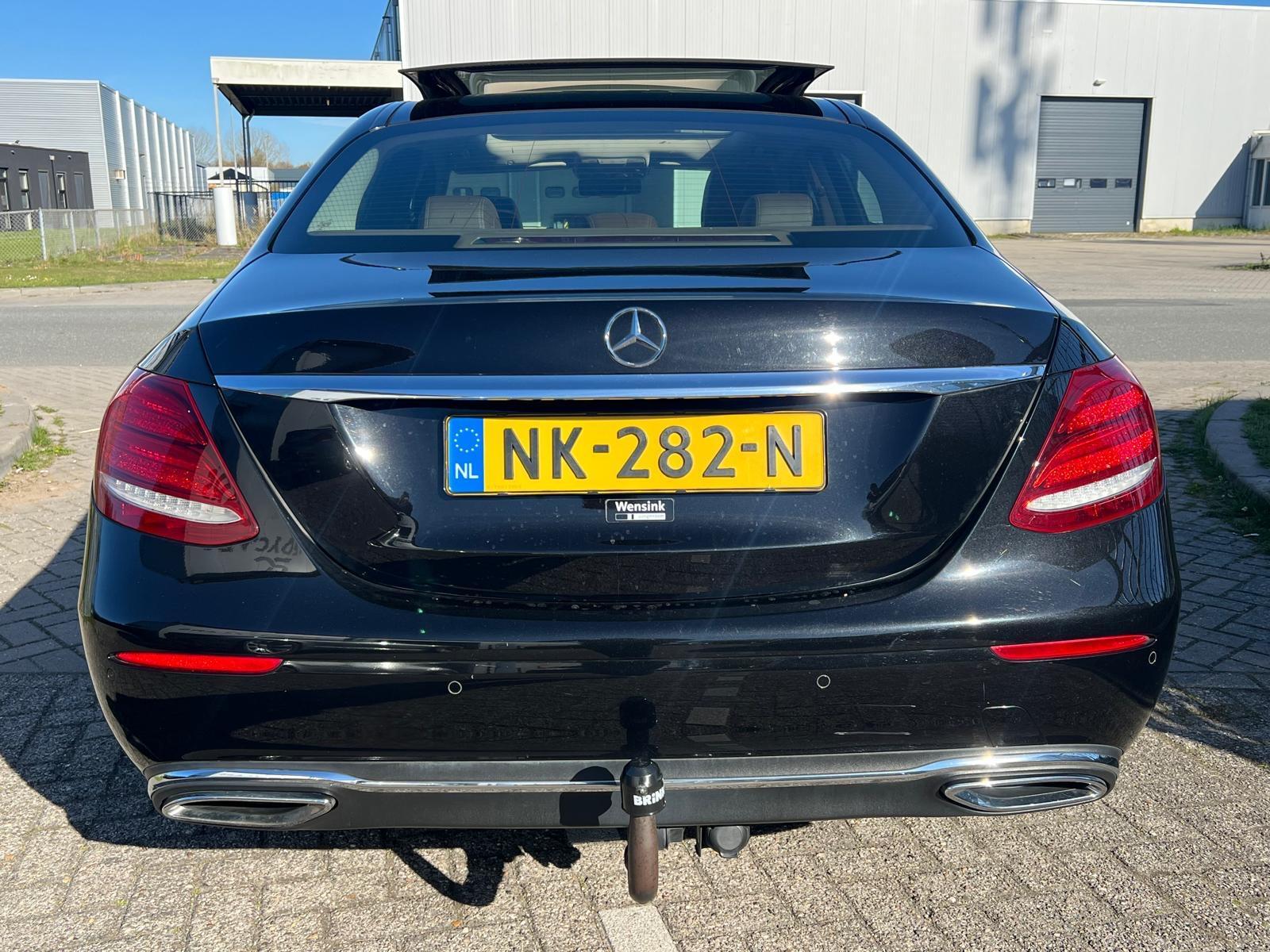 Foto van Mercedes-Benz E 220 D