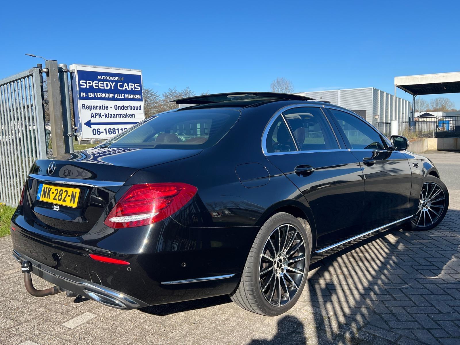 Foto van Mercedes-Benz E 220 D