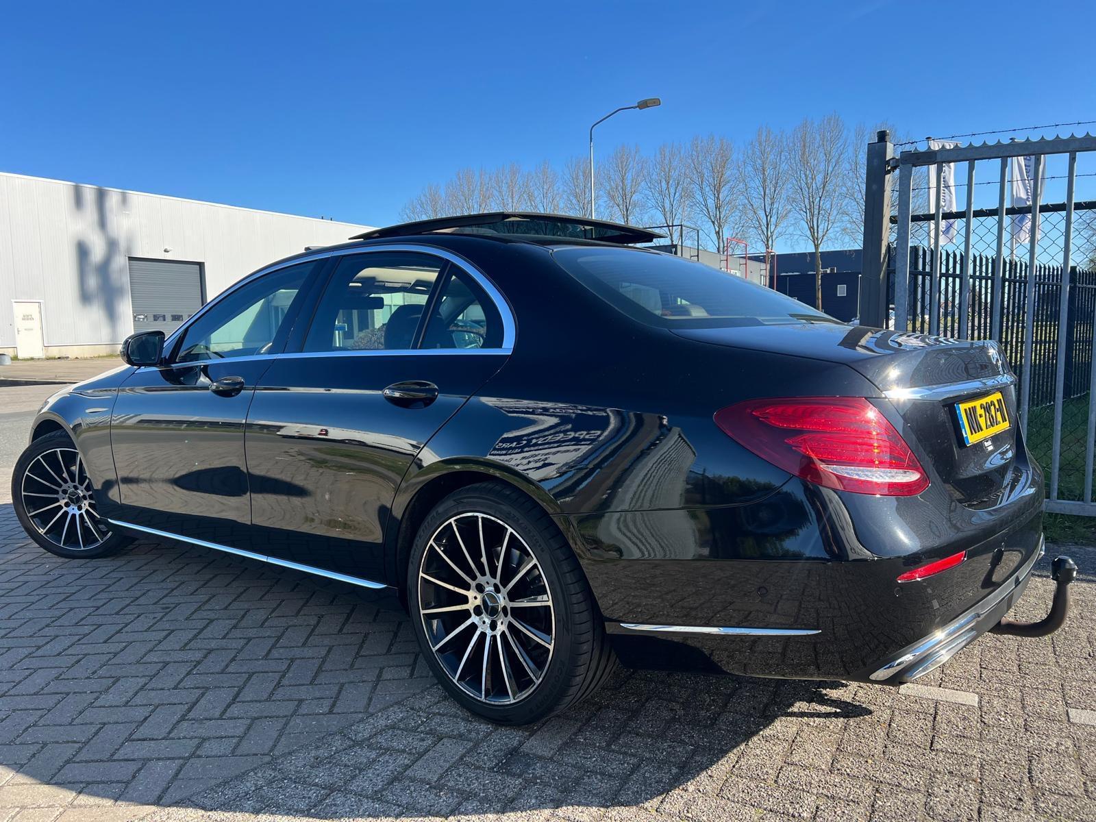 Foto van Mercedes-Benz E 220 D