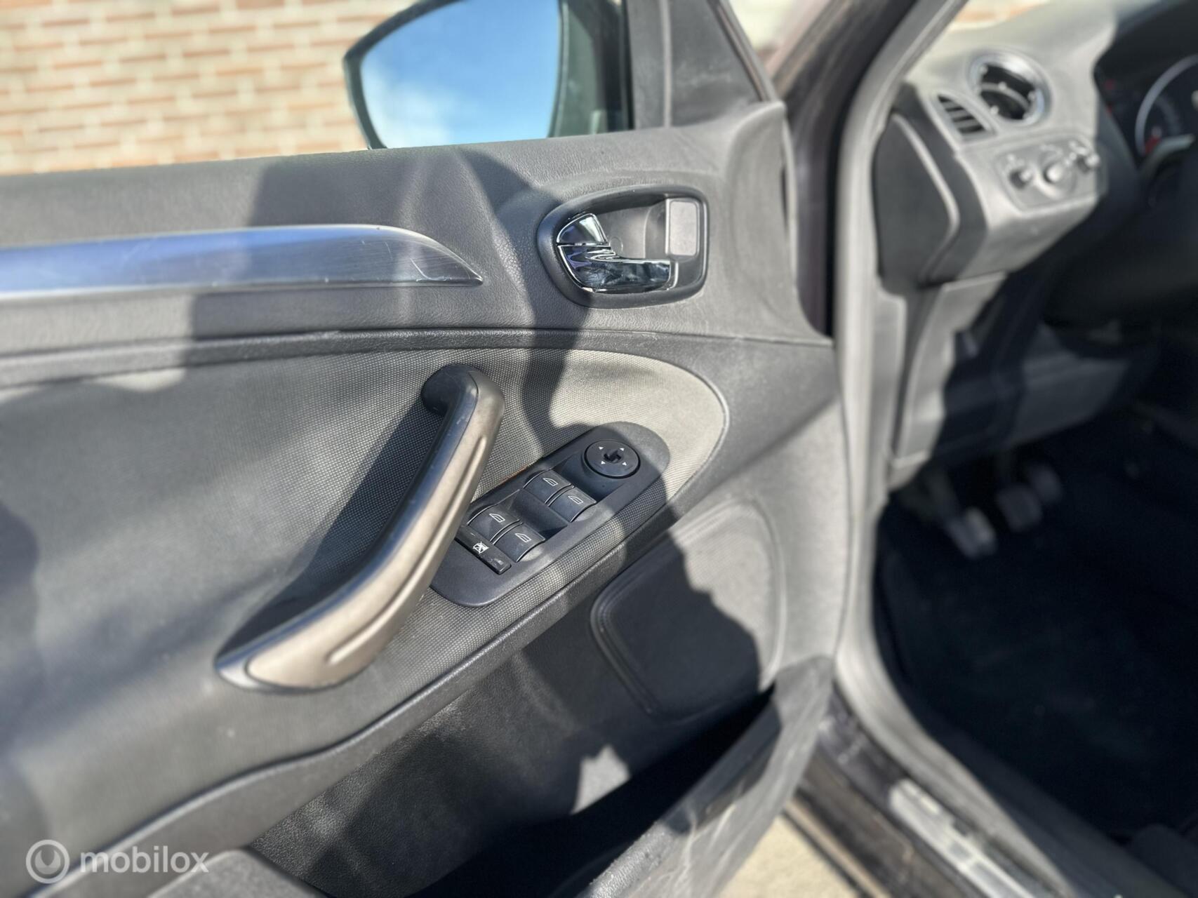 Foto van Ford S-max, 2,5