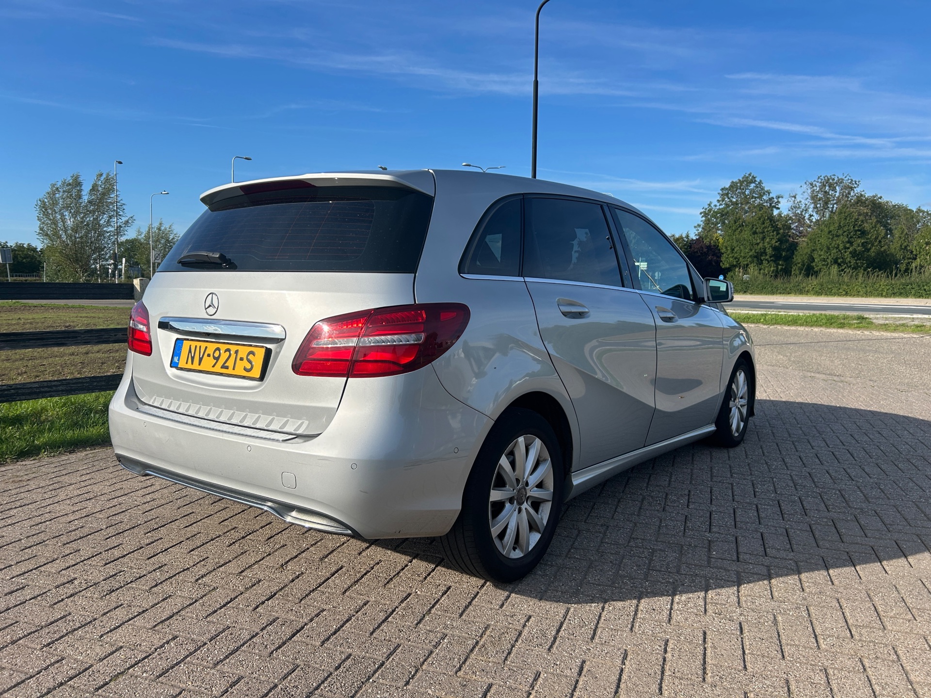Foto van Mercedes-Benz B 180 D