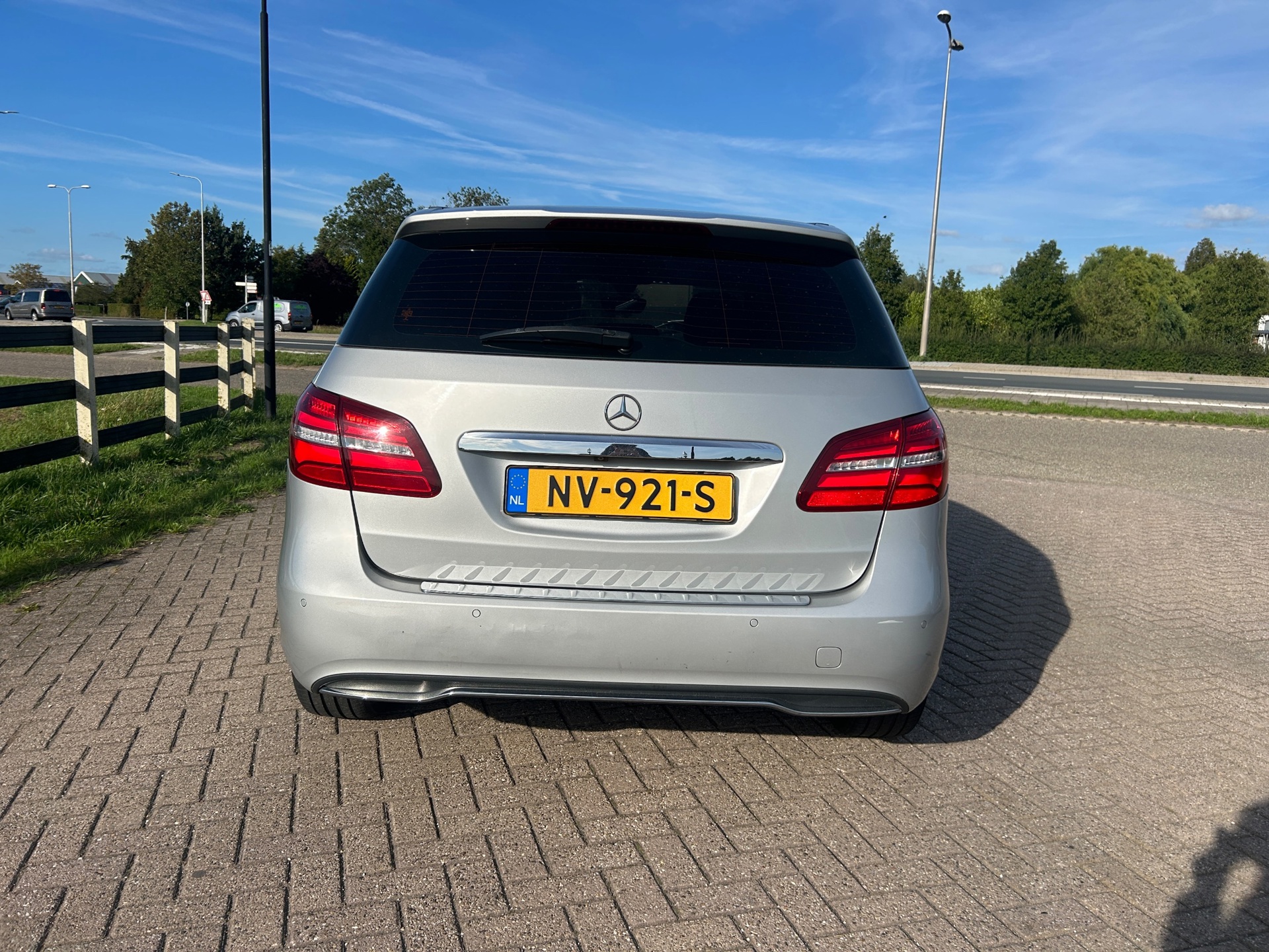Foto van Mercedes-Benz B 180 D