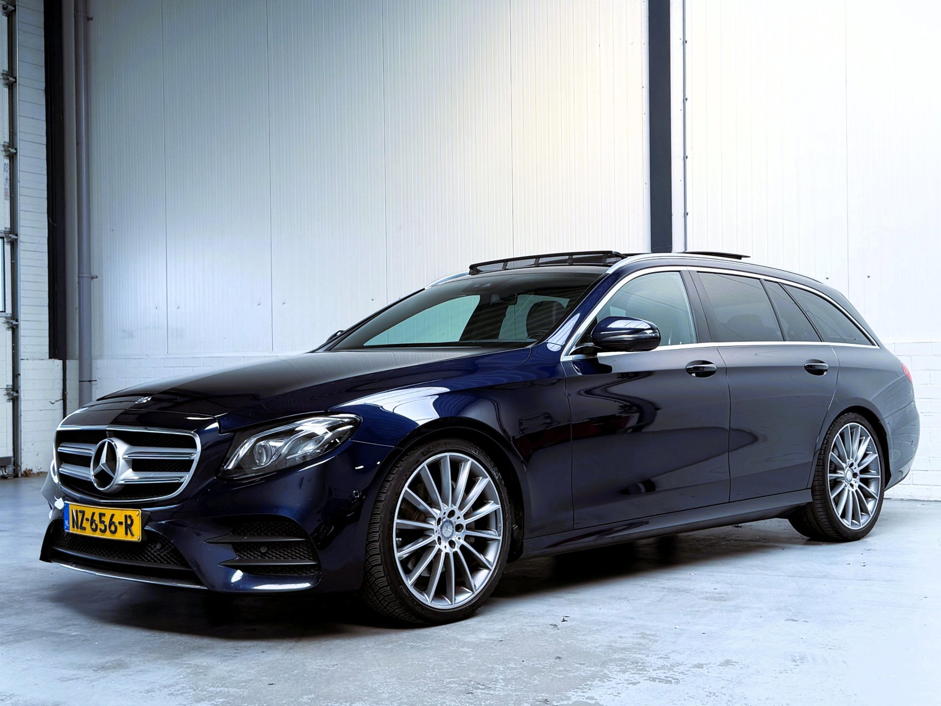 Foto van Mercedes-Benz E 200