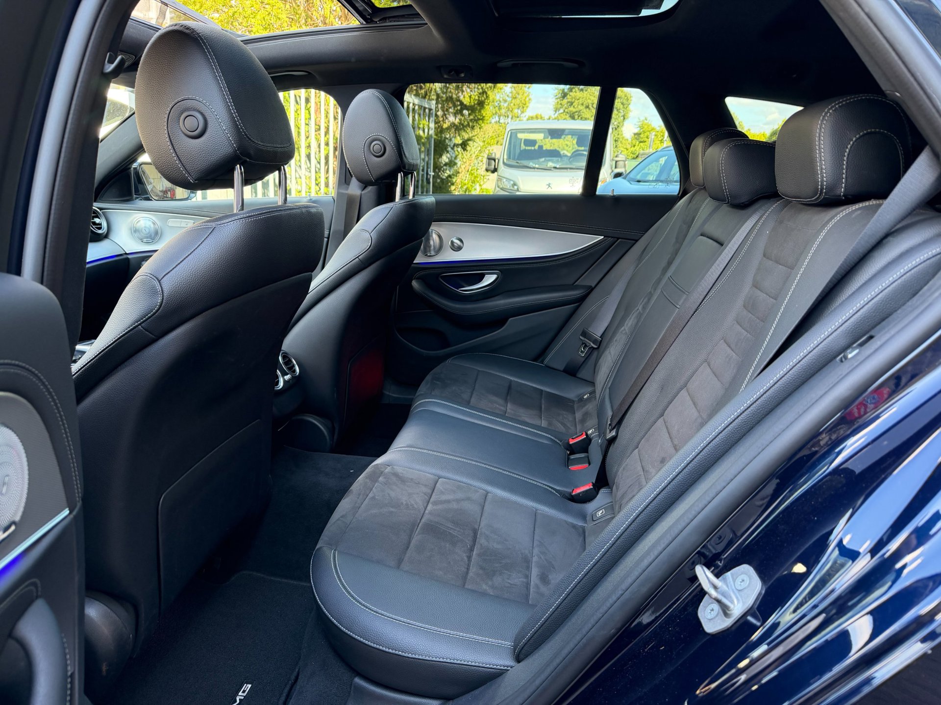 Foto van Mercedes-Benz E 200