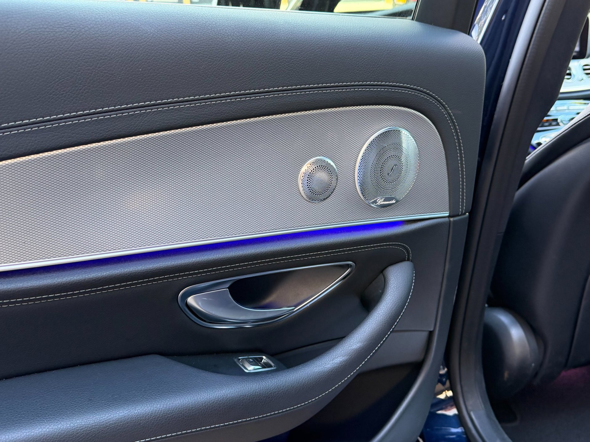 Foto van Mercedes-Benz E 200