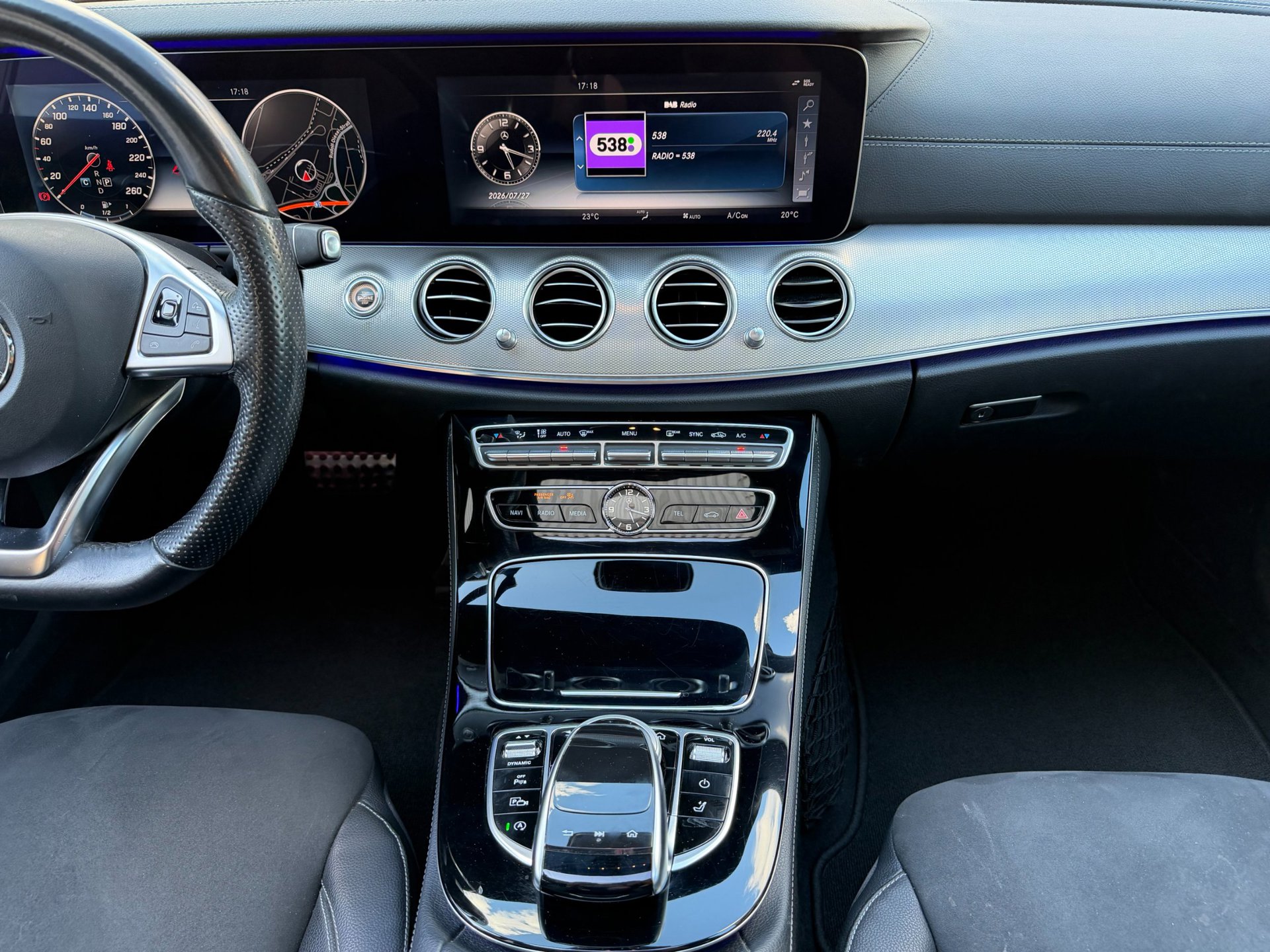 Foto van Mercedes-Benz E 200