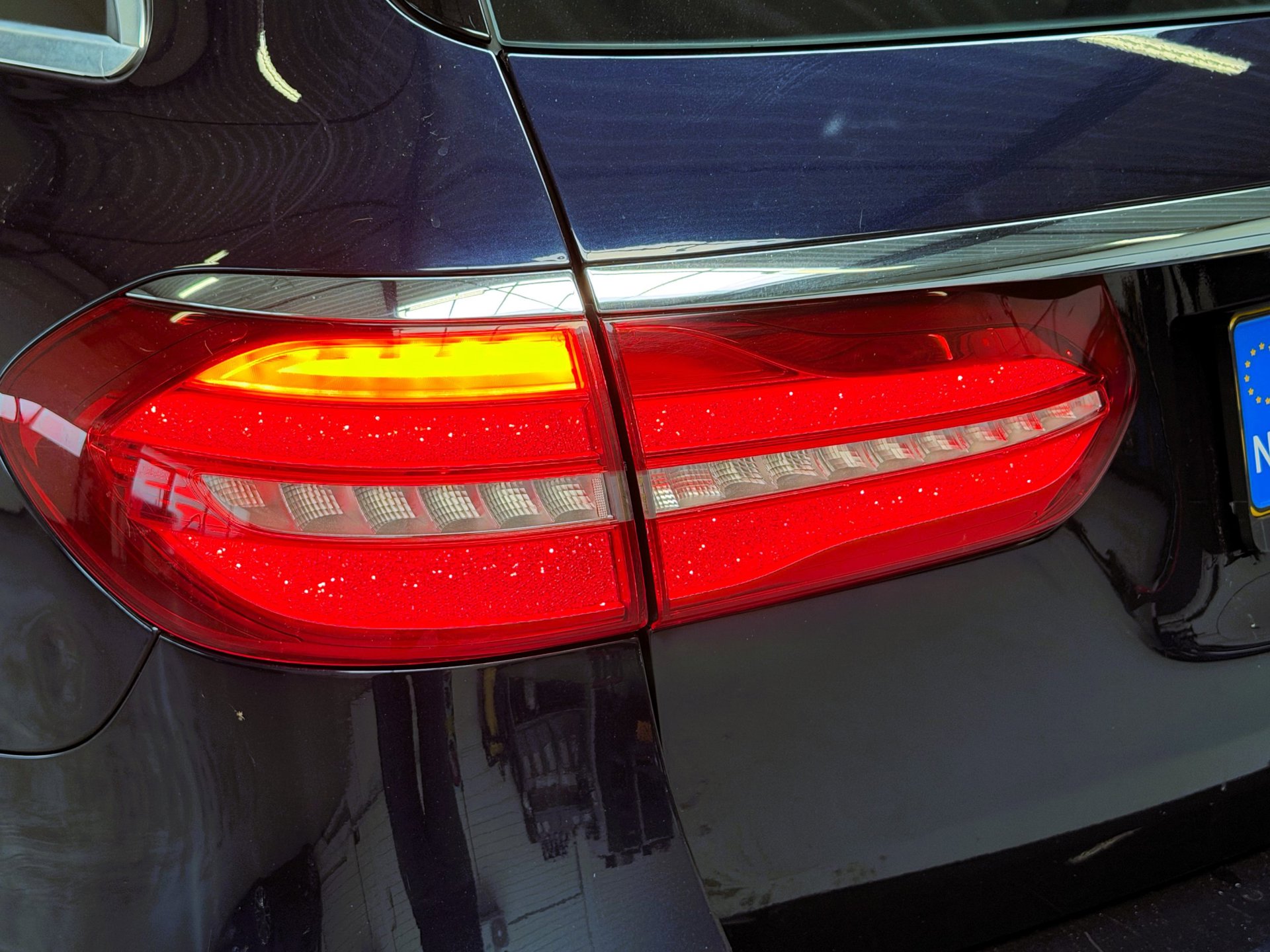Foto van Mercedes-Benz E 200