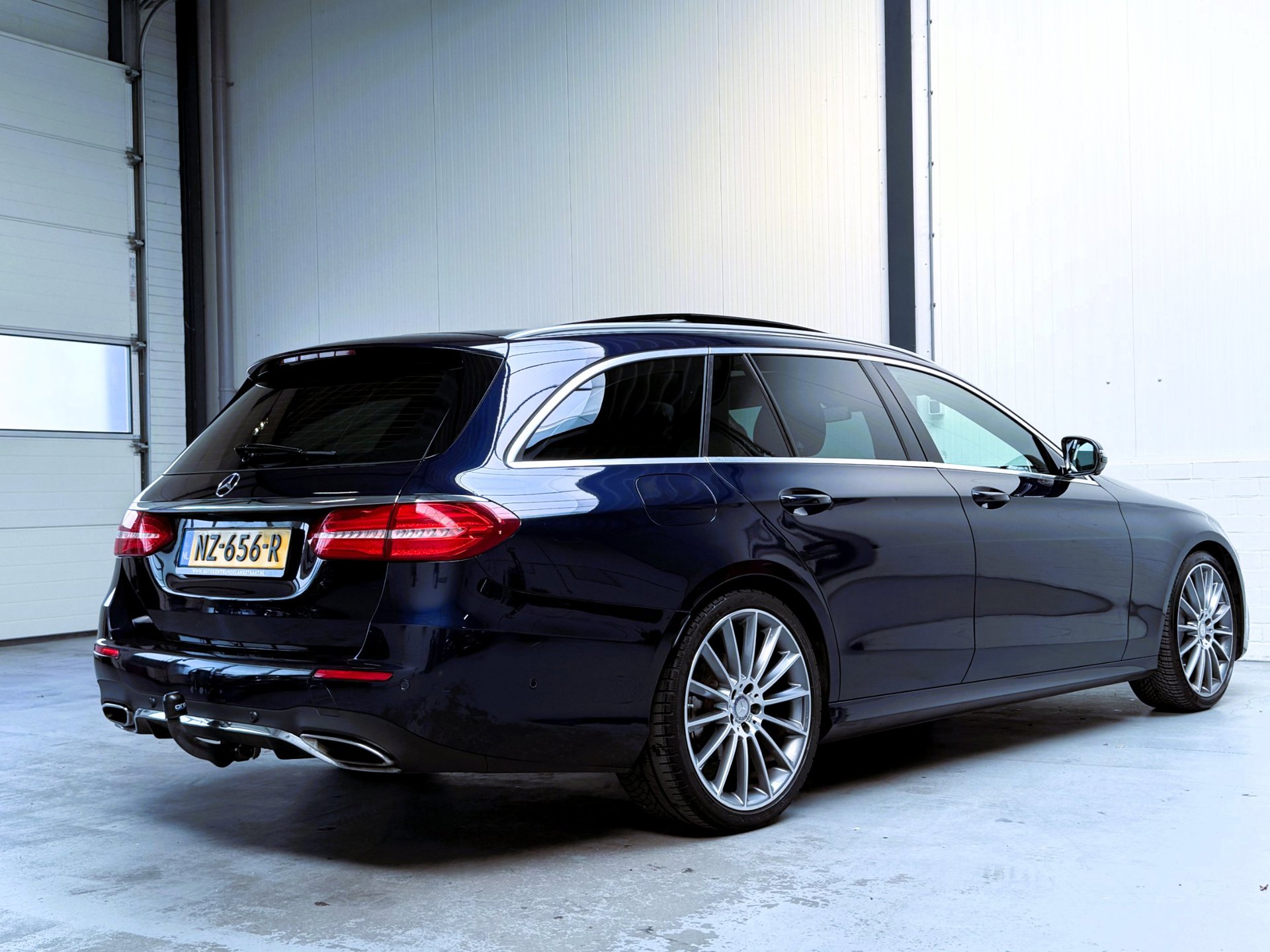 Foto van Mercedes-Benz E 200