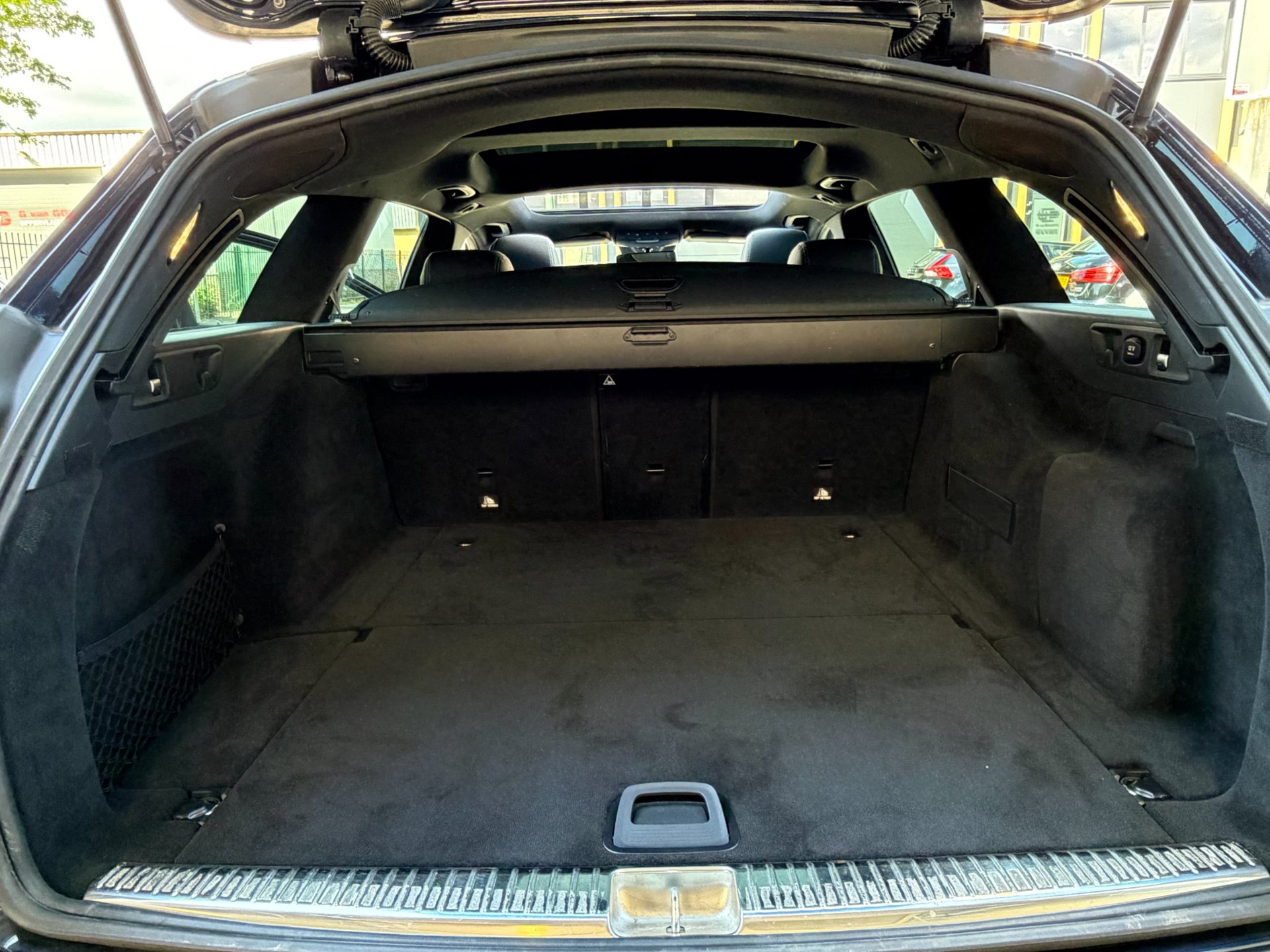 Foto van Mercedes-Benz E 200