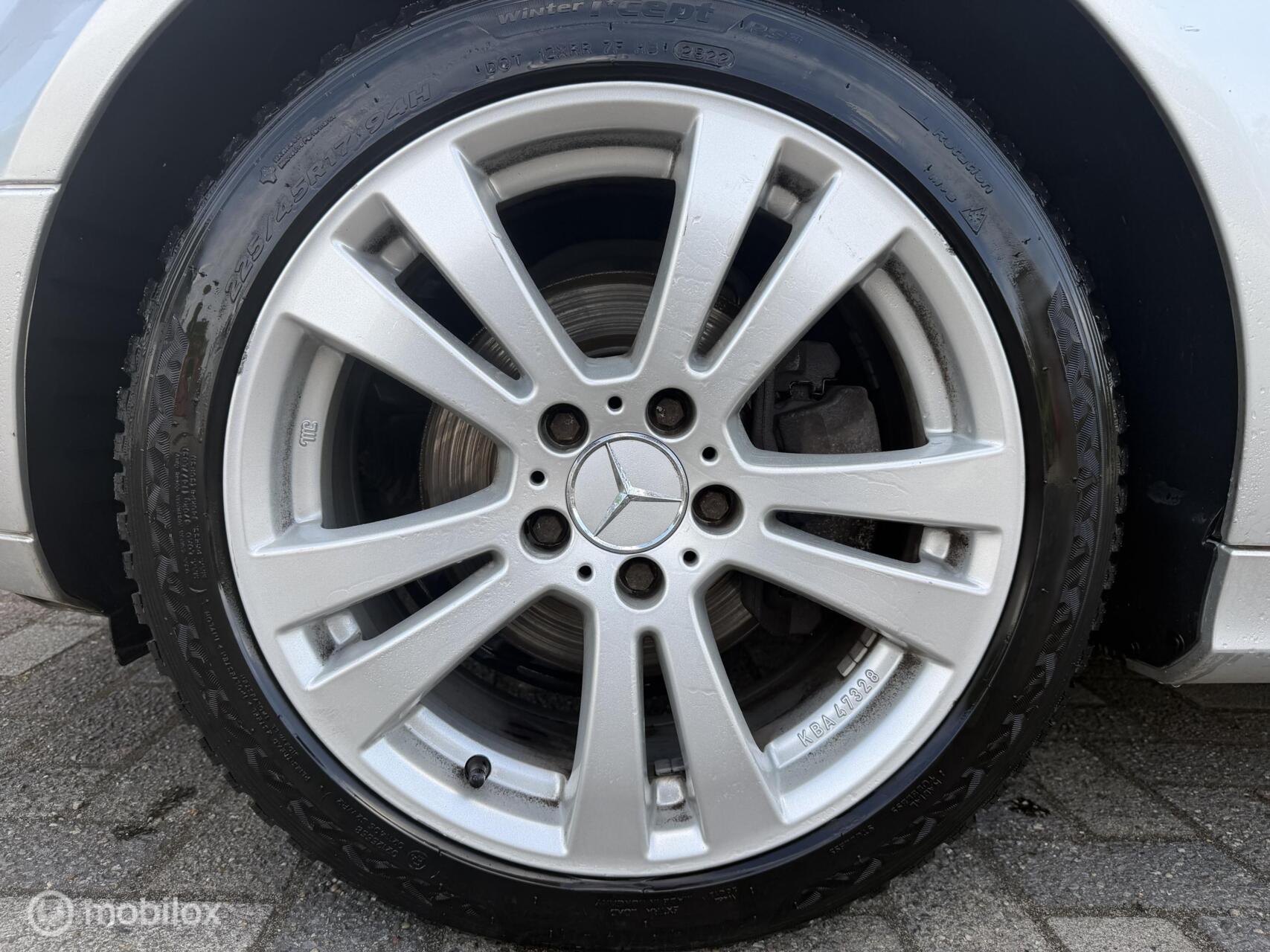 Foto van Mercedes-Benz C 180 Cgi