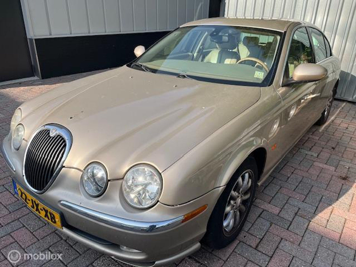 Foto van Jaguar S-type