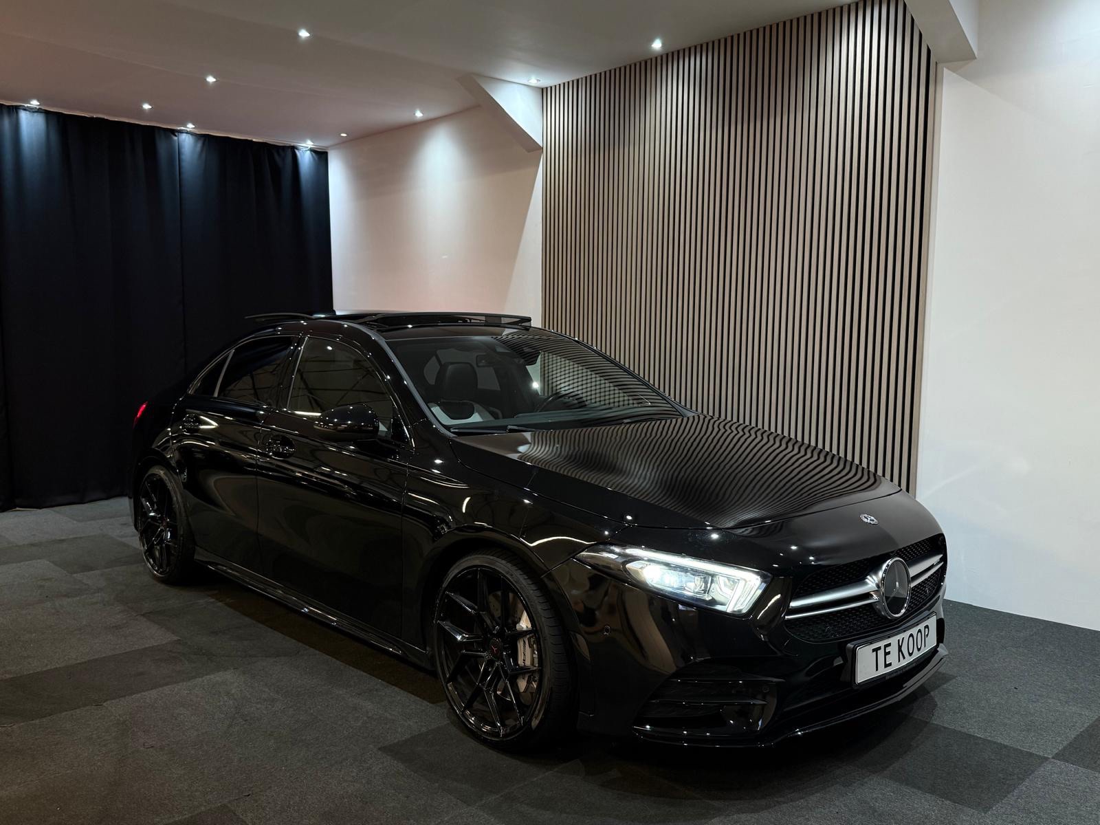 Mercedes-Benz AMG A 35 AMG 35 4MATIC Pano BI color Leer Camera 2020 - voorkant