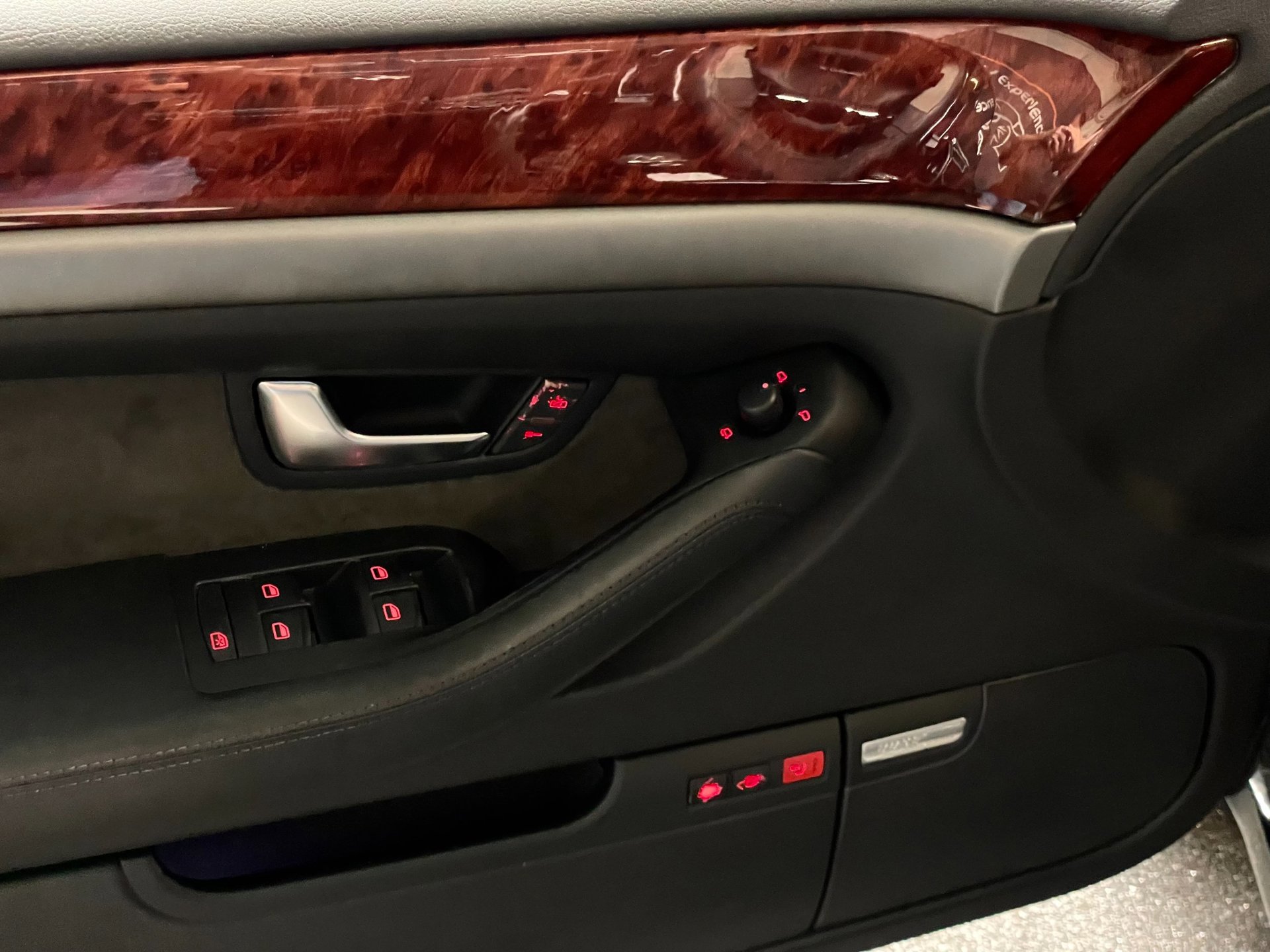 Foto van Audi A8 4,2 Quattro