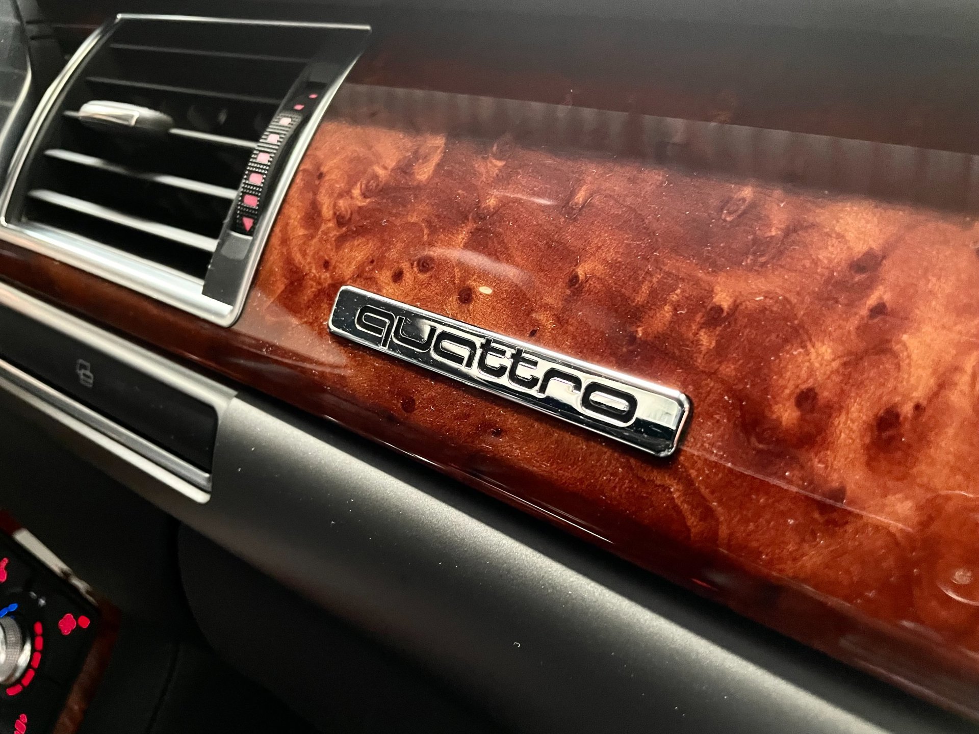 Foto van Audi A8 4,2 Quattro